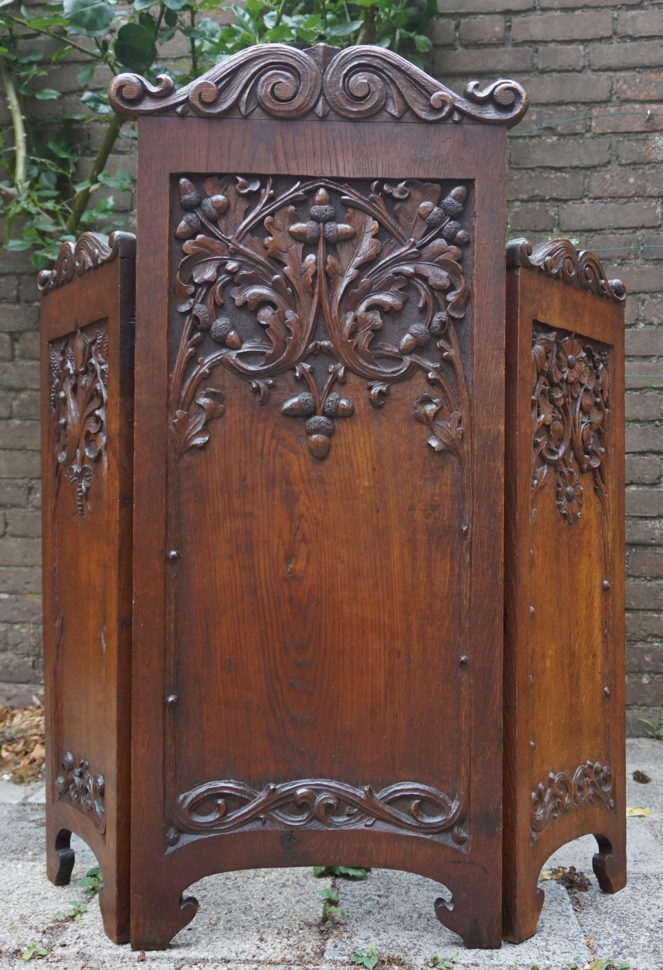Superb Quality and Condition Hand-Carved Solid Oak Arts & Crafts Fire Screen 8