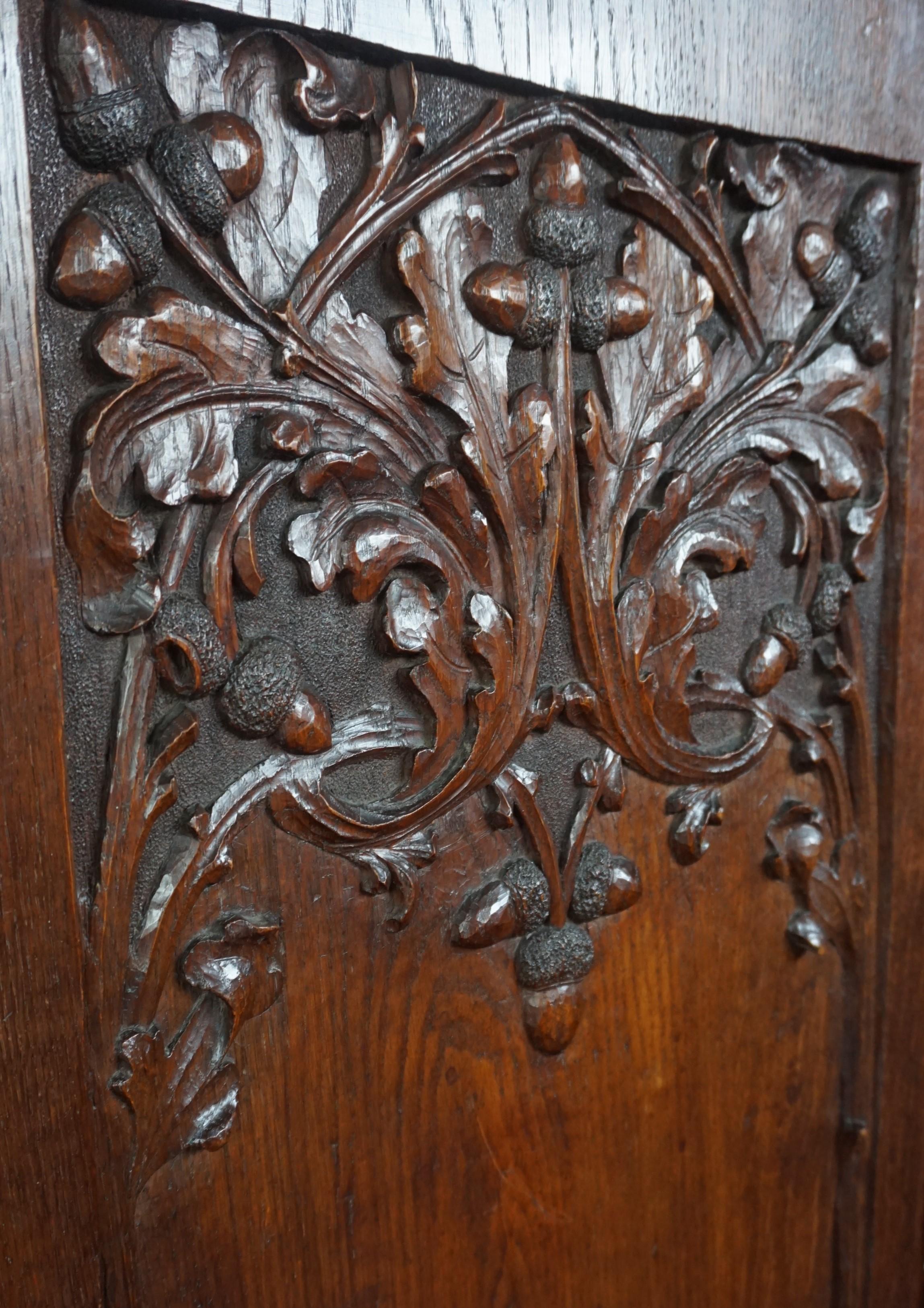 20th Century Superb Quality and Condition Hand-Carved Solid Oak Arts & Crafts Fire Screen