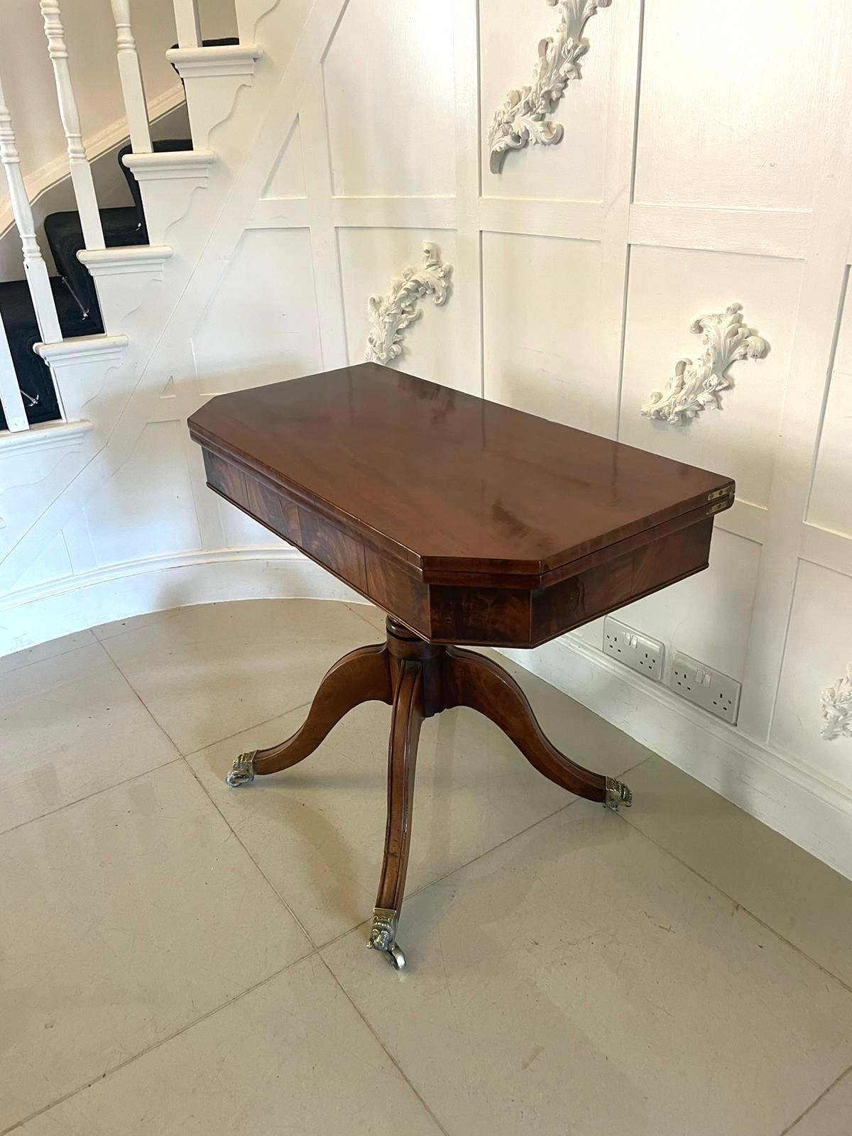 Superbe table à thé/console en acajou figuré de style Régence du 19e siècle, ancienne qualité en vente 9