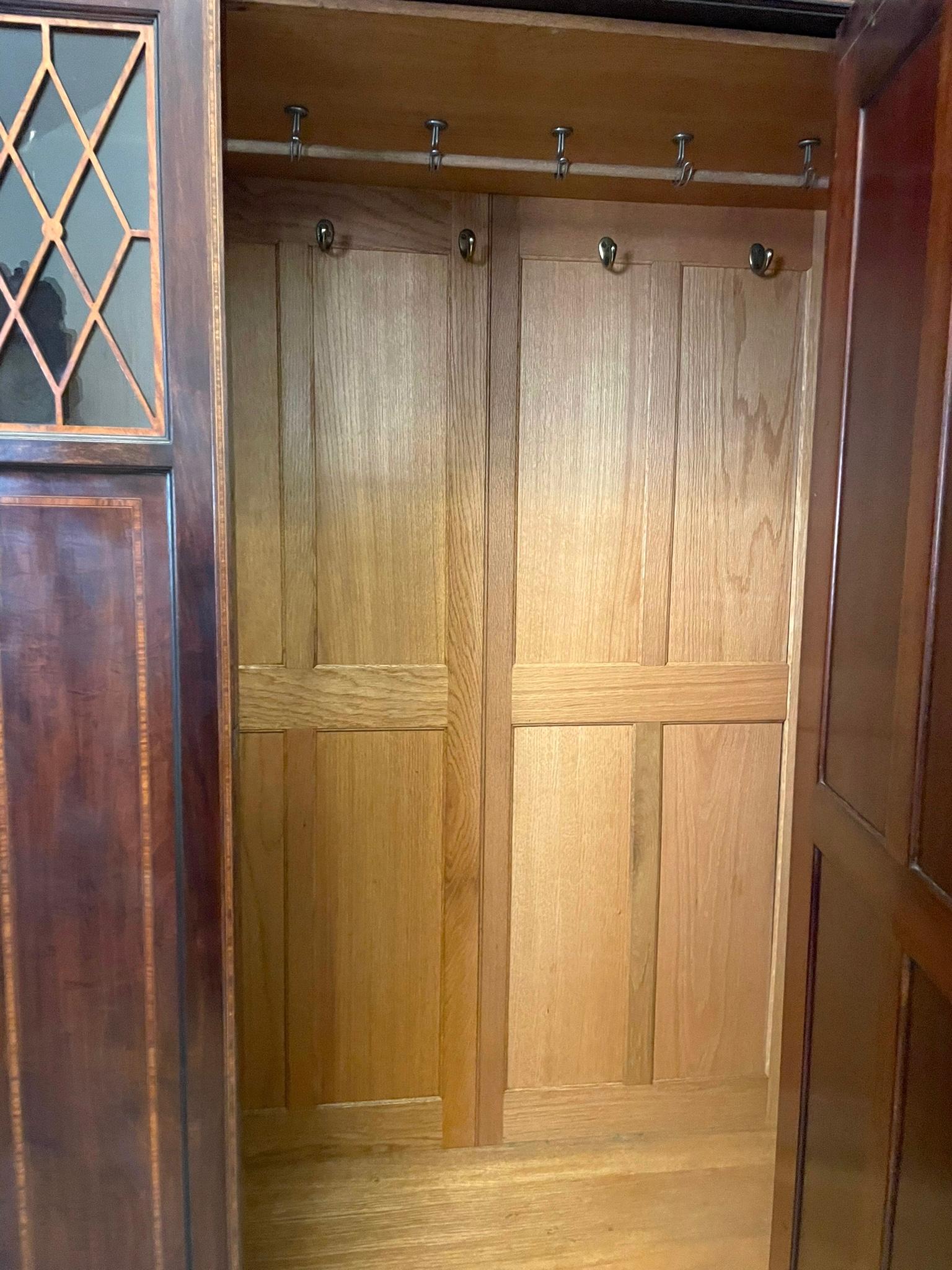 Superb Quality Antique Edwardian Mahogany Inlaid Wardrobe  For Sale 5