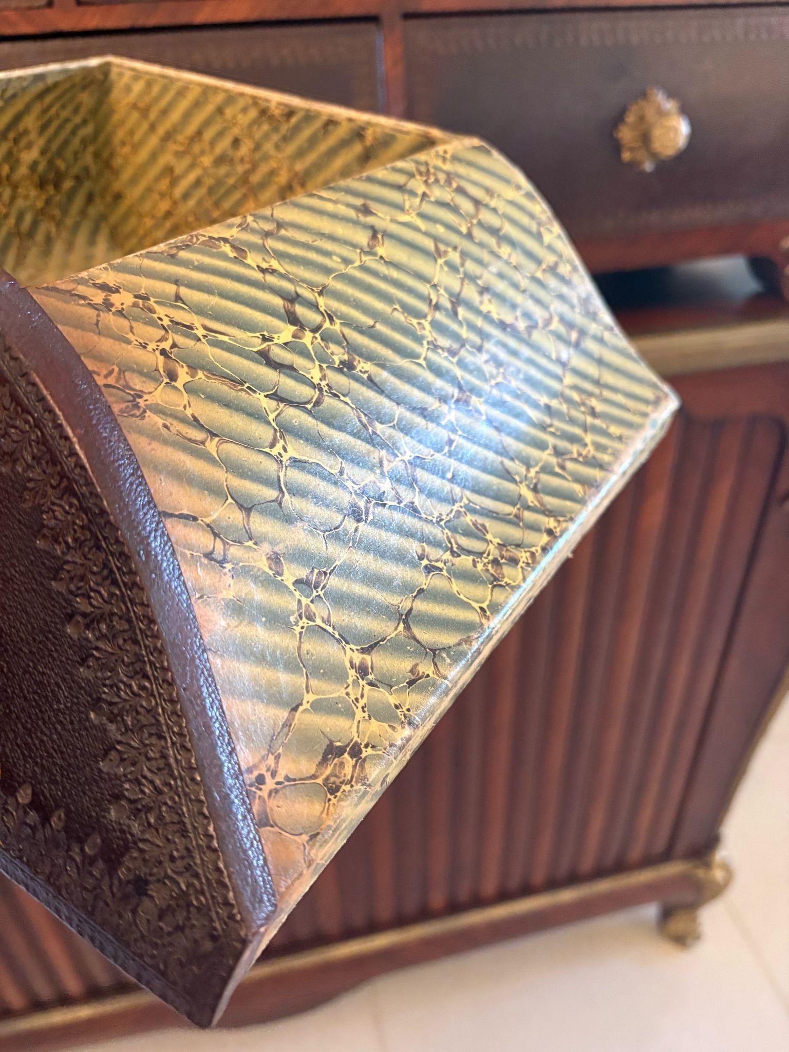 Armario Cartonier Antiguo Francés de Magnífica Calidad Montado en Madera de Rey y Ormolu siglo XIX en venta
