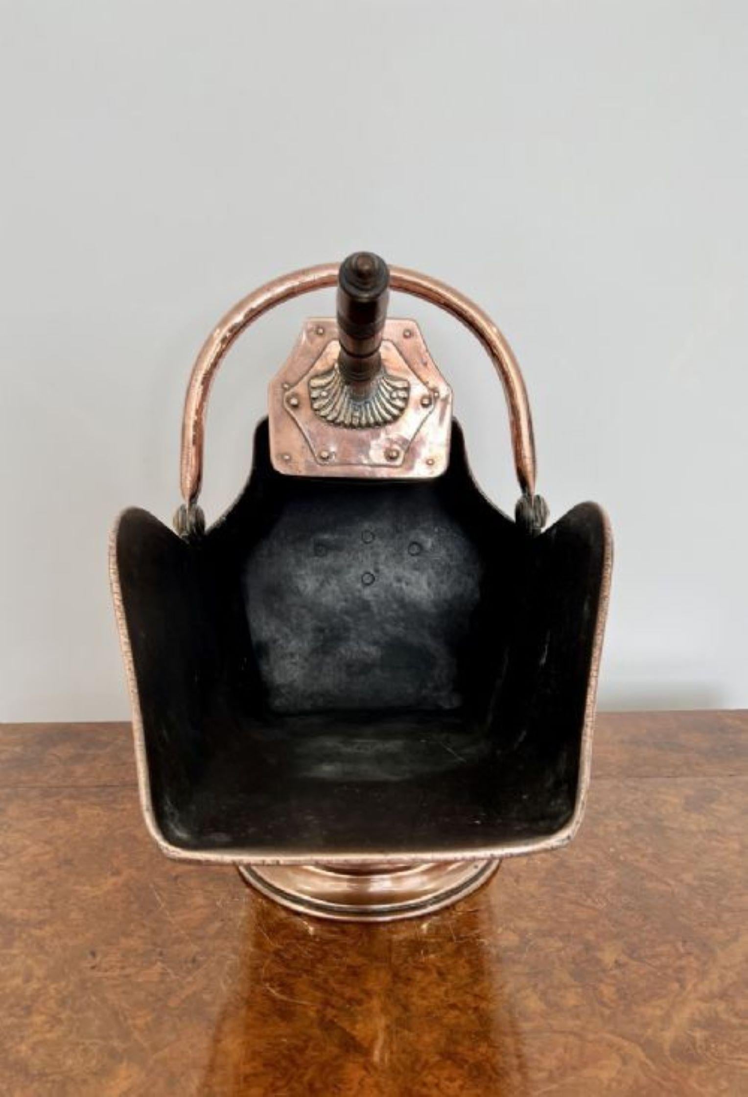Superb quality antique George III copper helmet coal scuttle For Sale 2