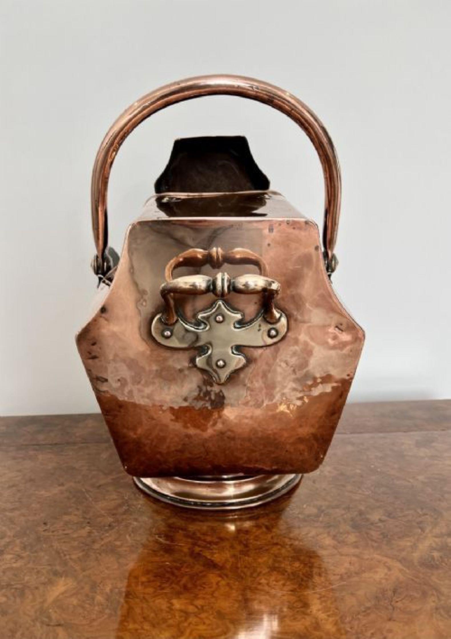 Superb quality antique George III copper helmet coal scuttle For Sale 3