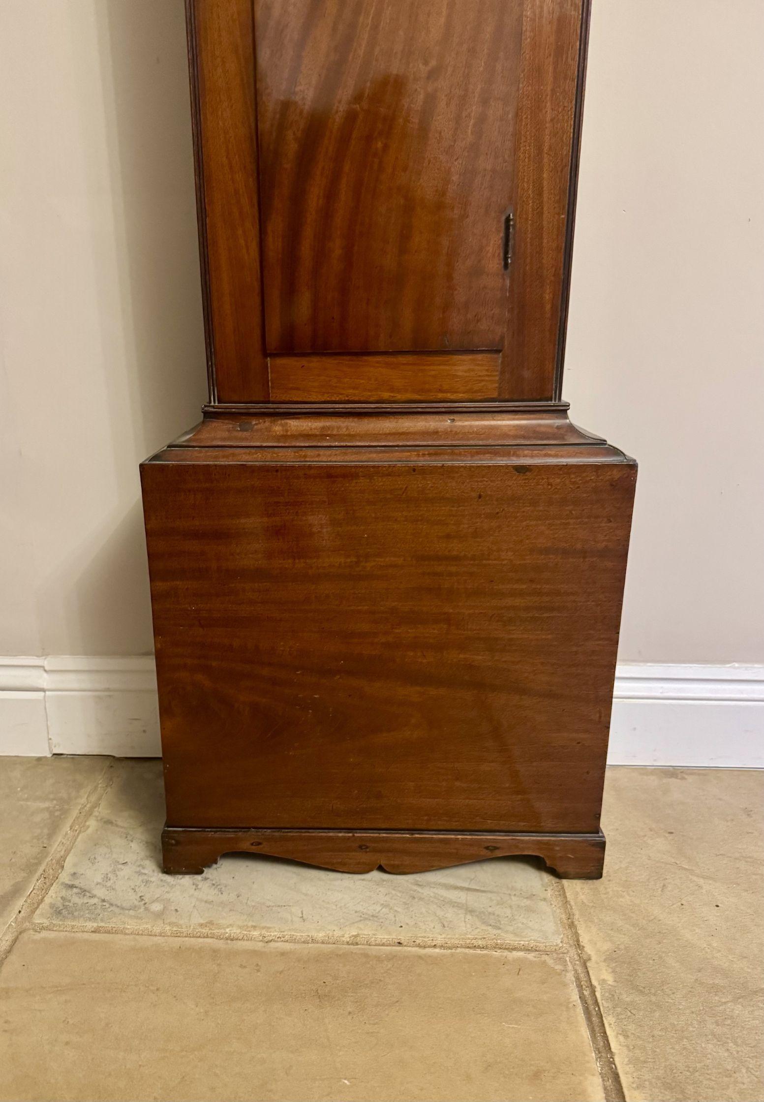 Superb quality antique George III mahogany arch dial longcase clock For Sale 1
