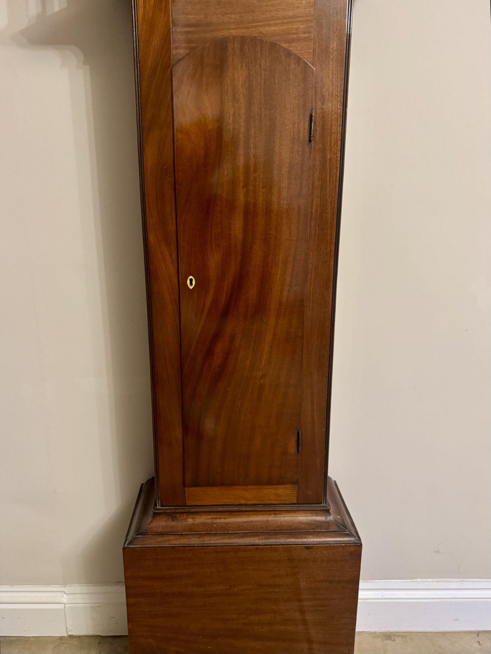 Superb quality antique George III mahogany arch dial longcase clock For Sale 2