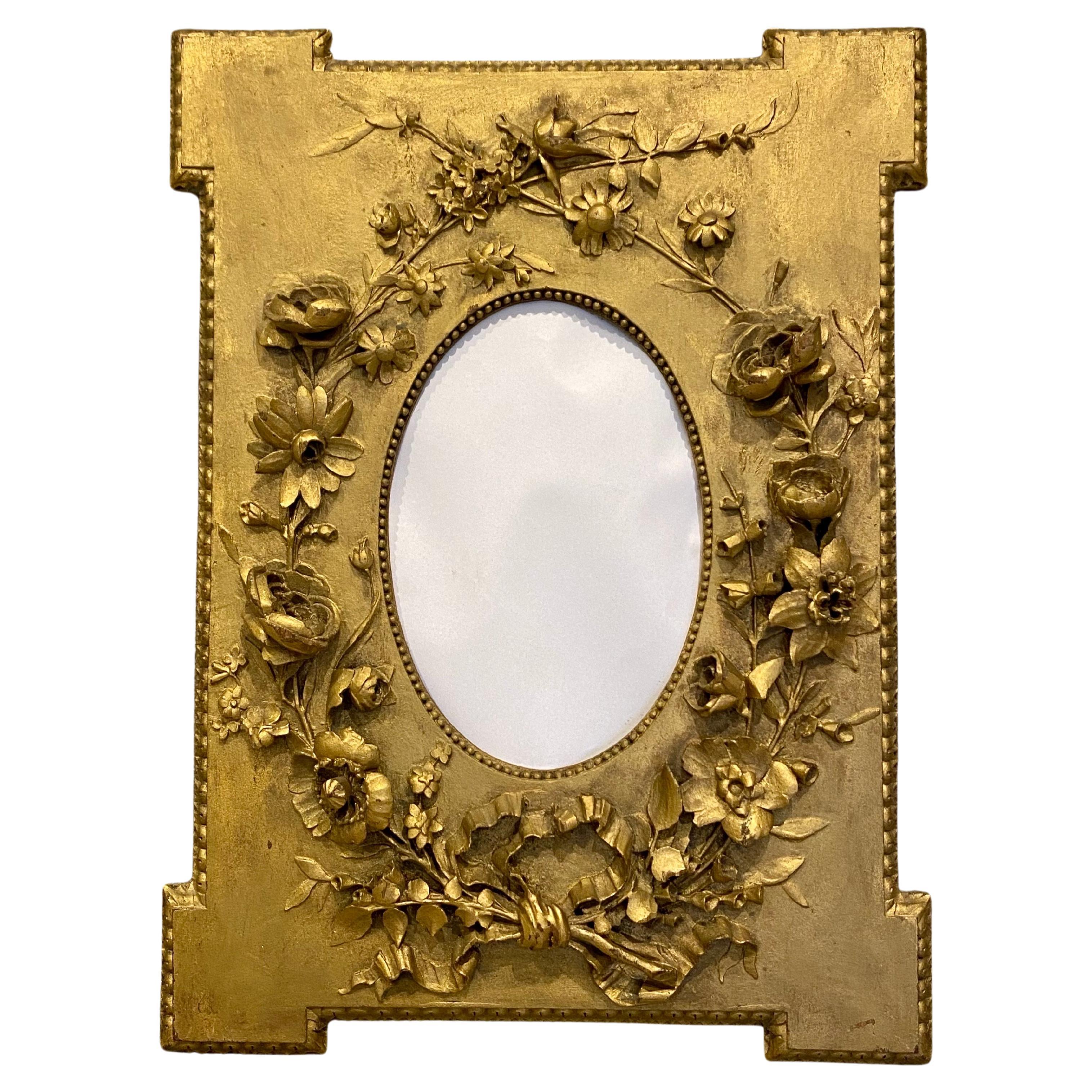 Superb Quality Antique Hand Carved High Relief Gilt Wood Photo Frame Circa 19th  For Sale