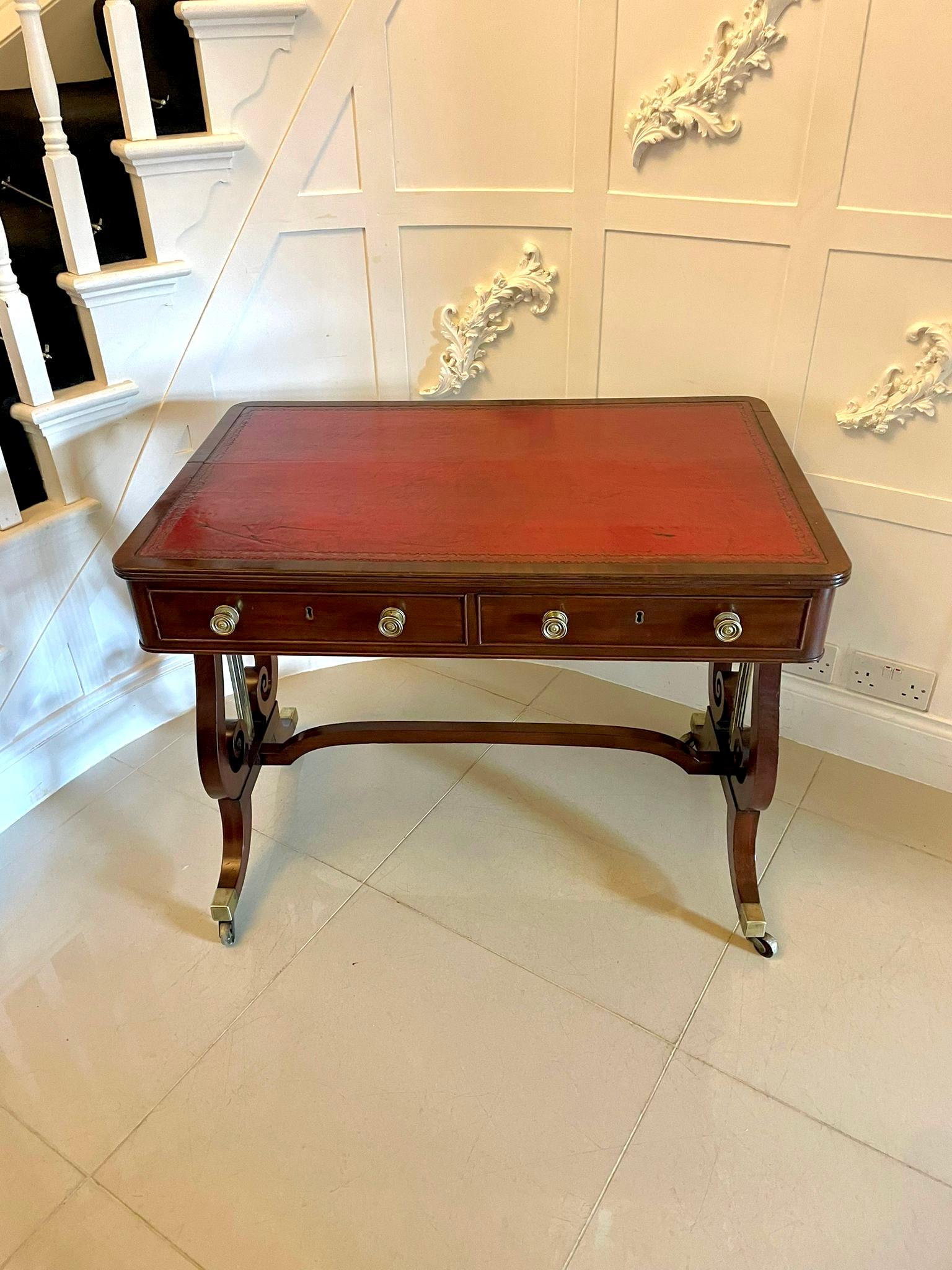 Antiker freistehender Regency-Schreibtisch aus Mahagoni in hervorragender Qualität im Angebot 5