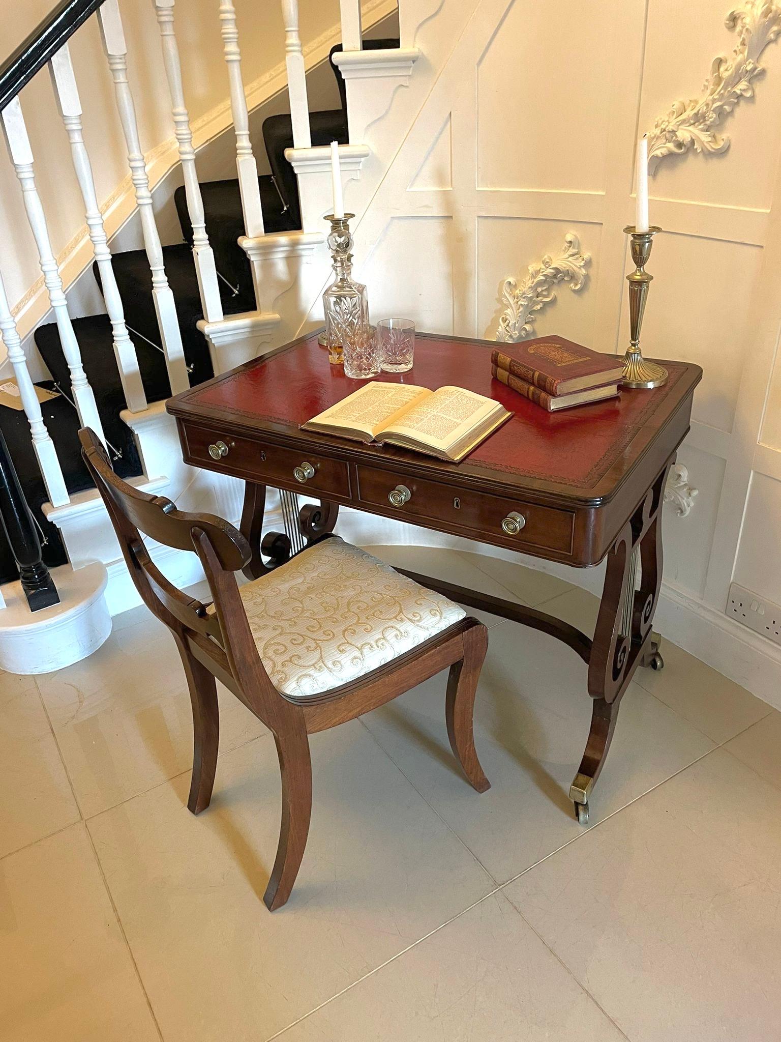 Antiker freistehender Regency-Schreibtisch aus Mahagoni in hervorragender Qualität im Angebot 6