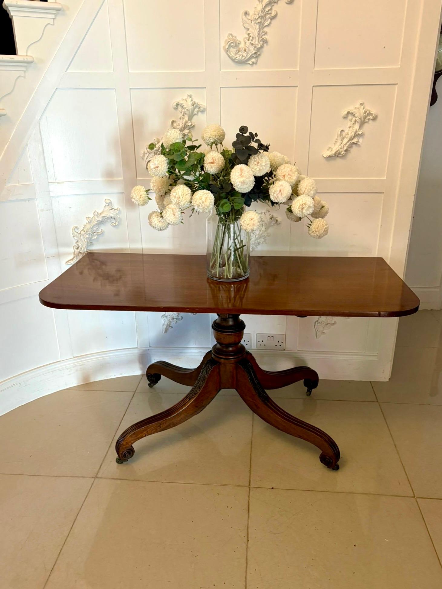 Superb Quality Antique Regency Three-Pillar Mahogany Dining Table en vente 5