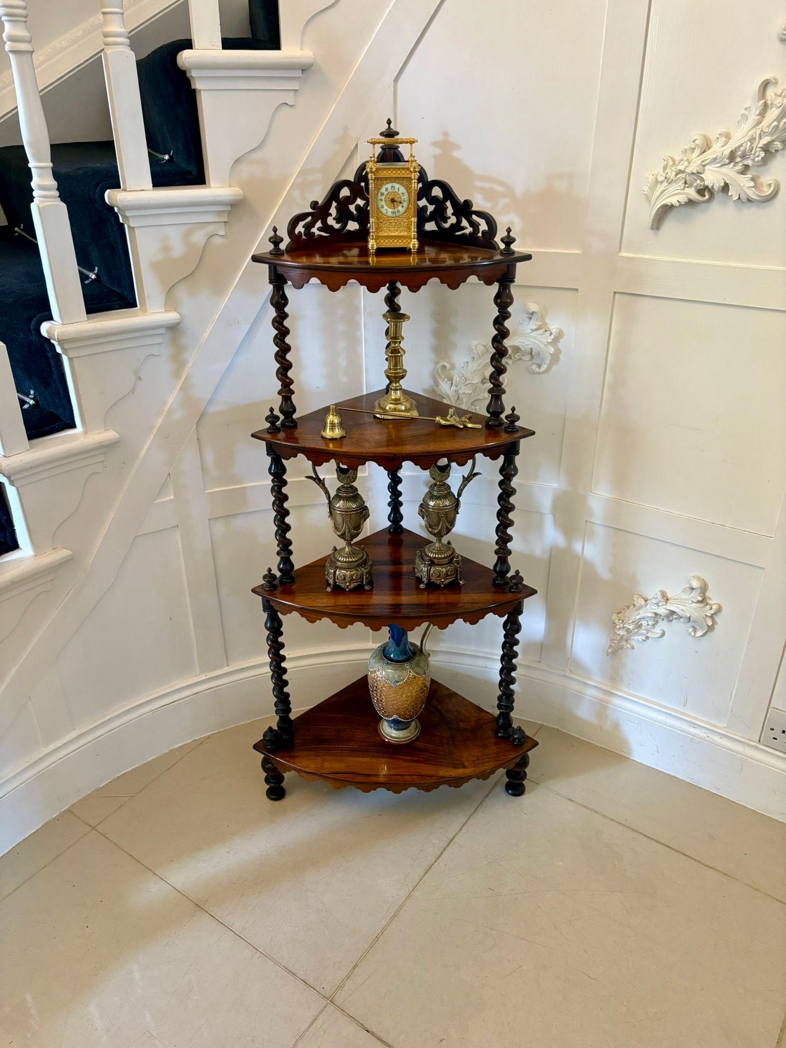 Hervorragende Qualität antiken viktorianischen 4 Tier Rosenholz Ecke Whatnot (Viktorianisch) im Angebot