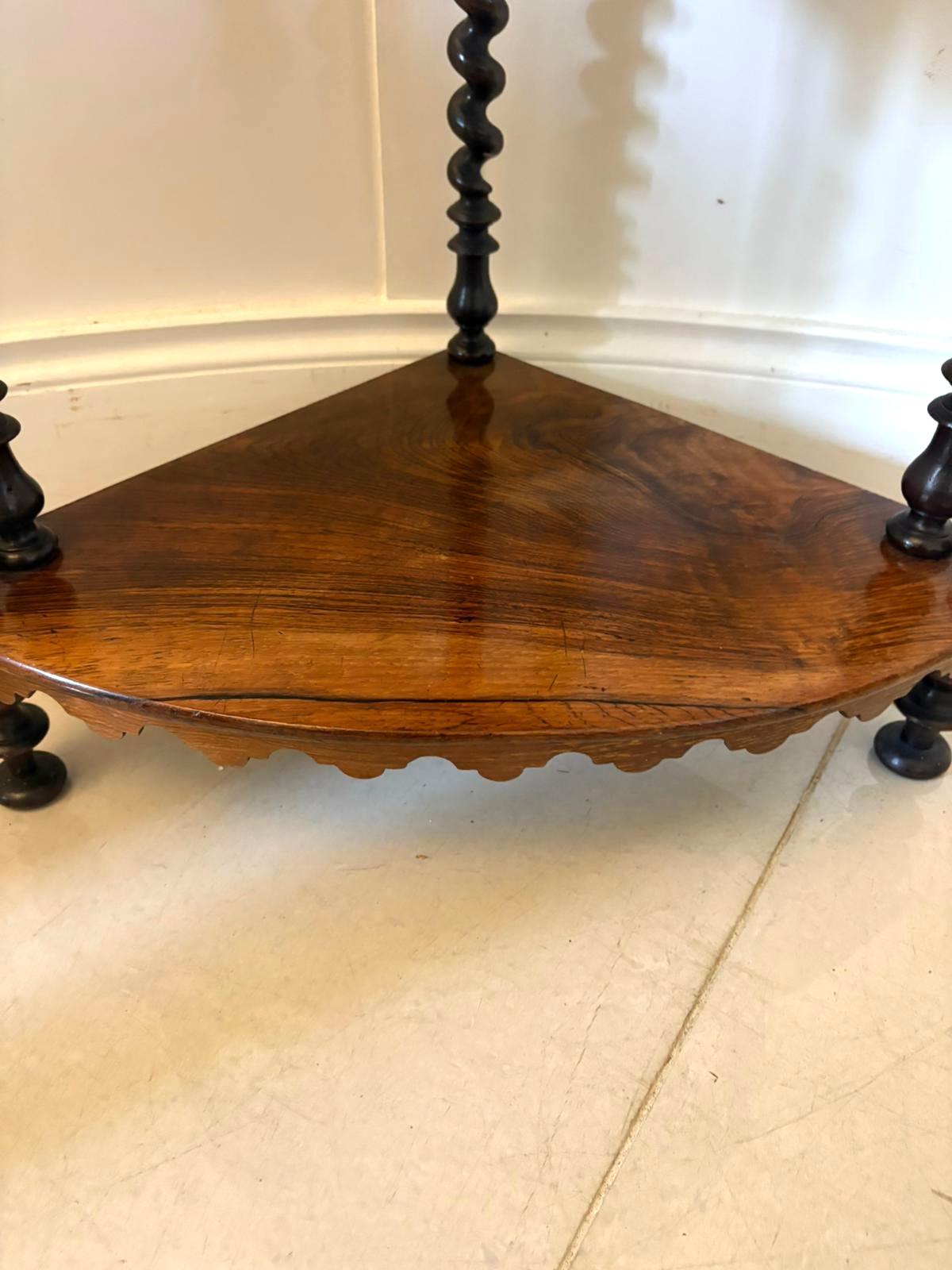Hervorragende Qualität antiken viktorianischen 4 Tier Rosenholz Ecke Whatnot im Zustand „Gut“ im Angebot in Suffolk, GB