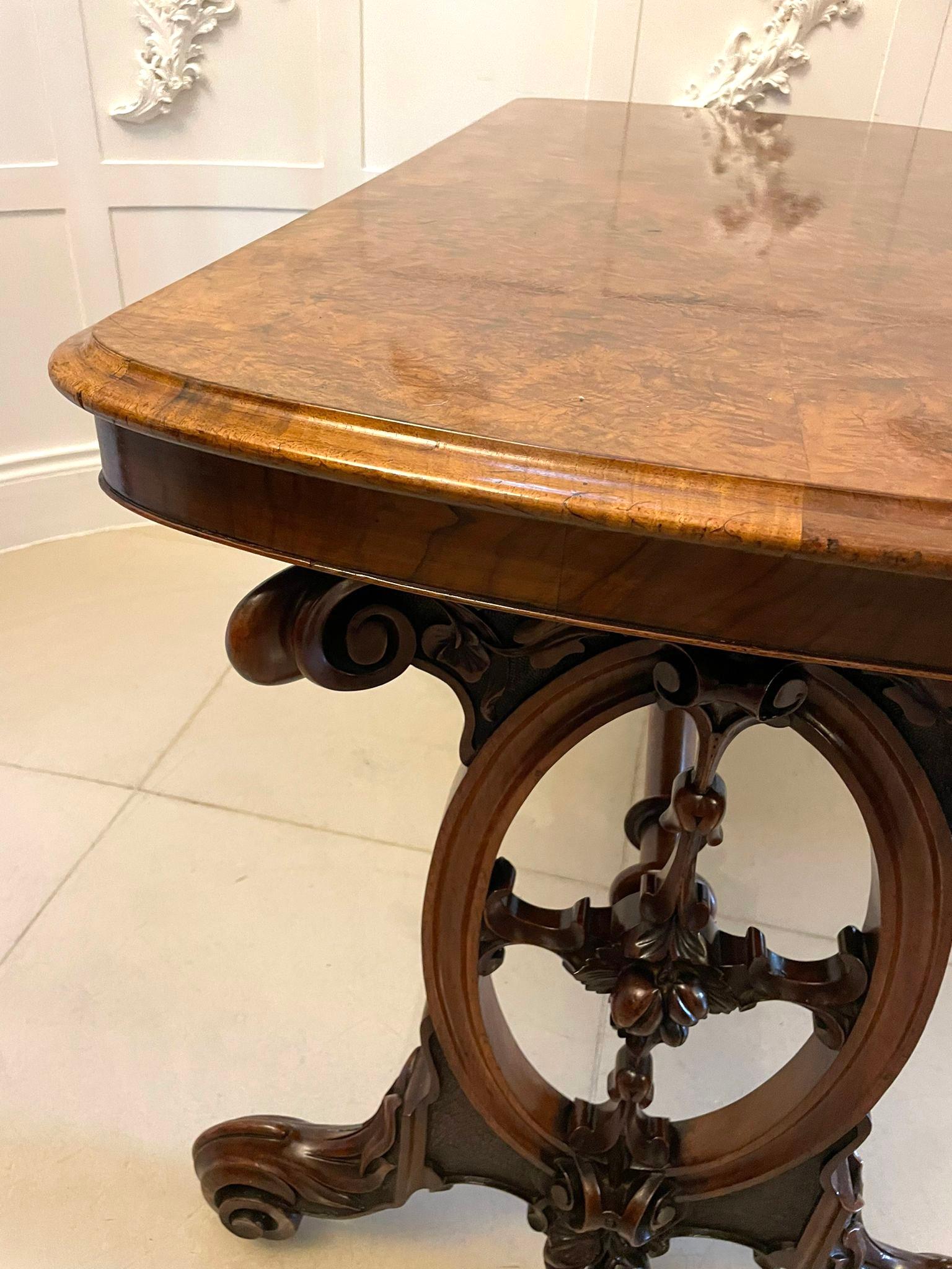 Superb Quality Antique Victorian Burr Walnut Centre Table  In Good Condition For Sale In Suffolk, GB
