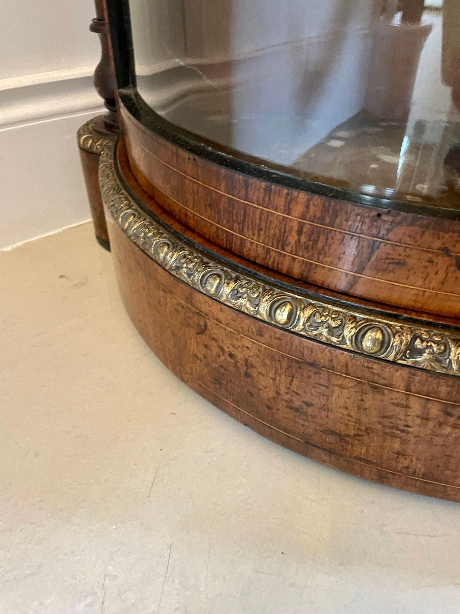 Credenza/Escritorio Victoriano Antiguo con Incrustaciones de Nogal de Magnífica Calidad en venta 7