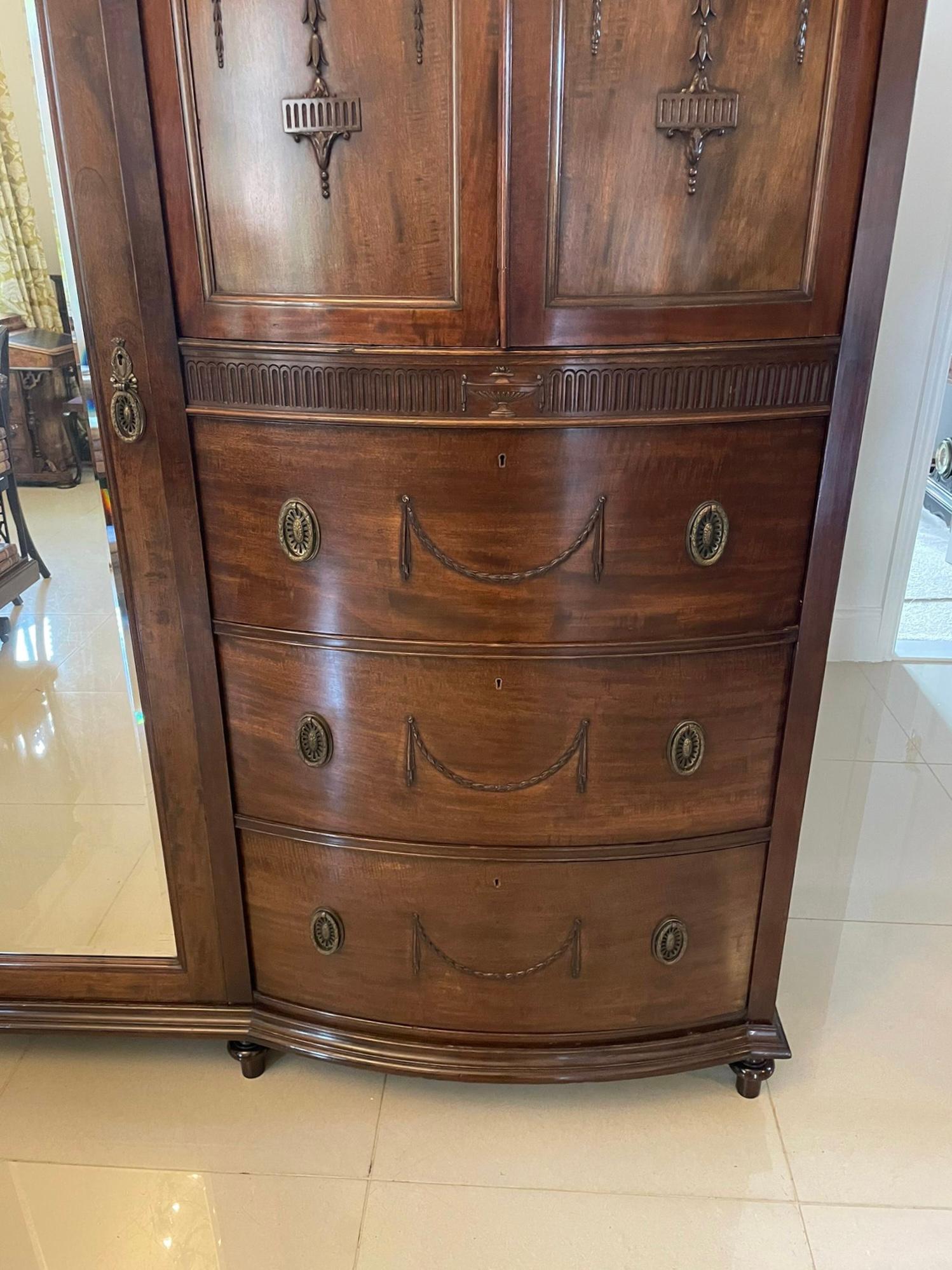 Superb Quality Antique Victorian Carved Mahogany Wardrobe In Good Condition In Suffolk, GB