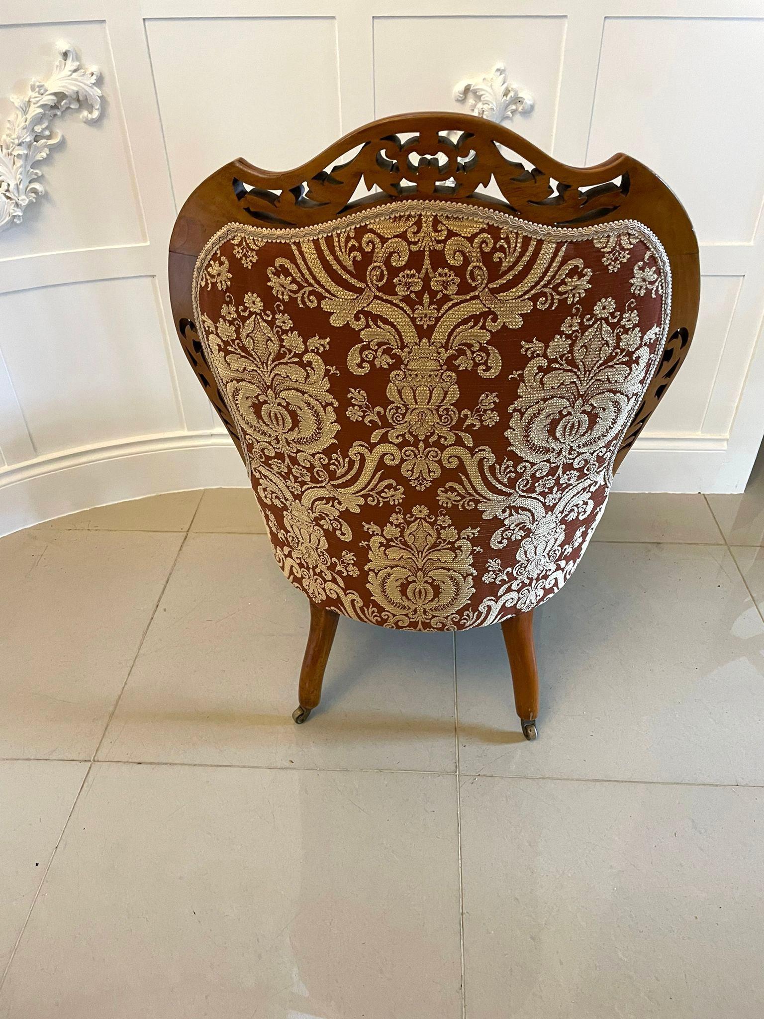 Superb Quality Antique Victorian Carved Walnut Ladies Chair In Good Condition For Sale In Suffolk, GB