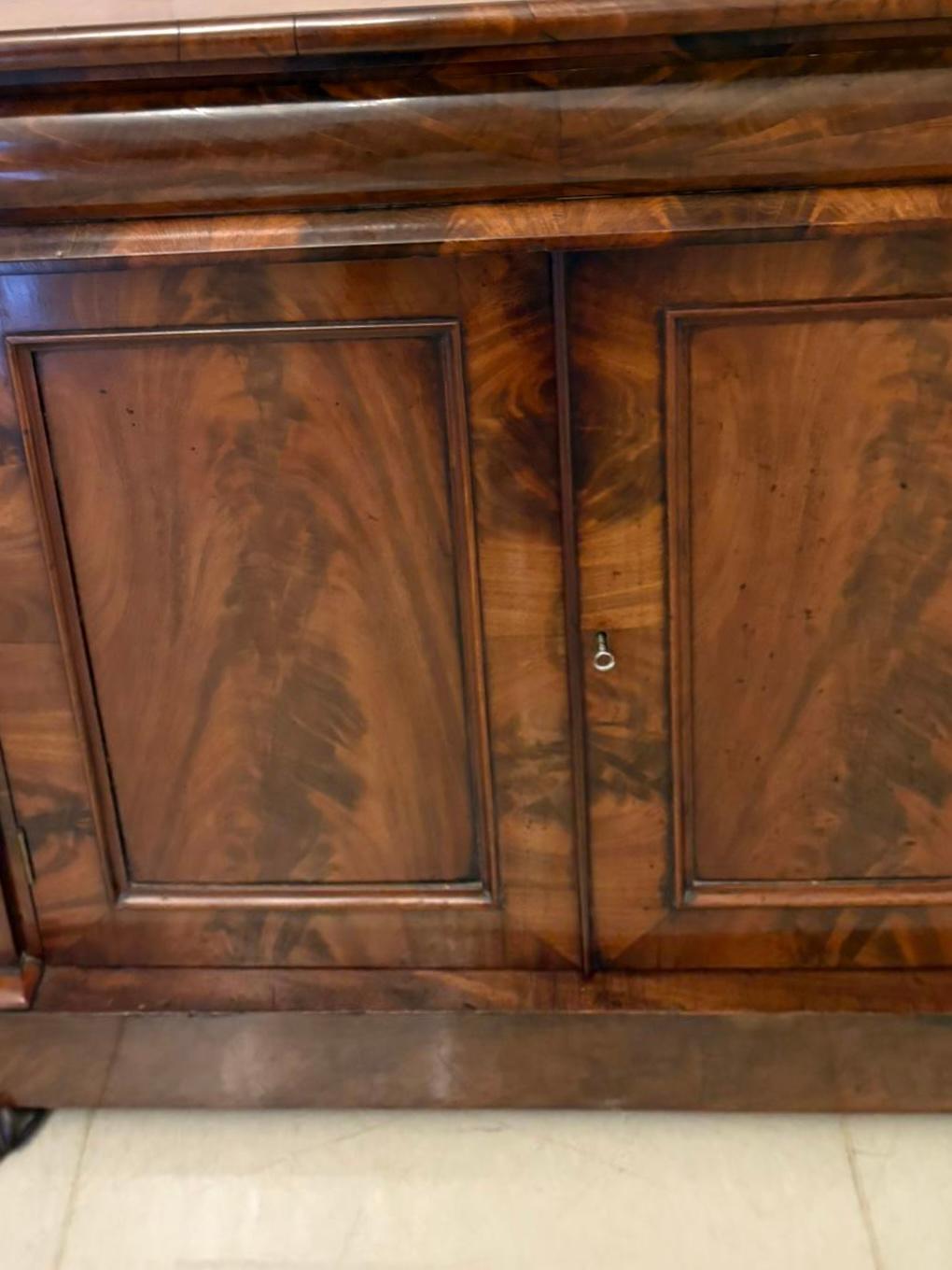 Superb Quality Antique Victorian Figured Mahogany Sideboard 3