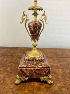 Reloj de mármol ornamentado francés victoriano antiguo de excelente calidad