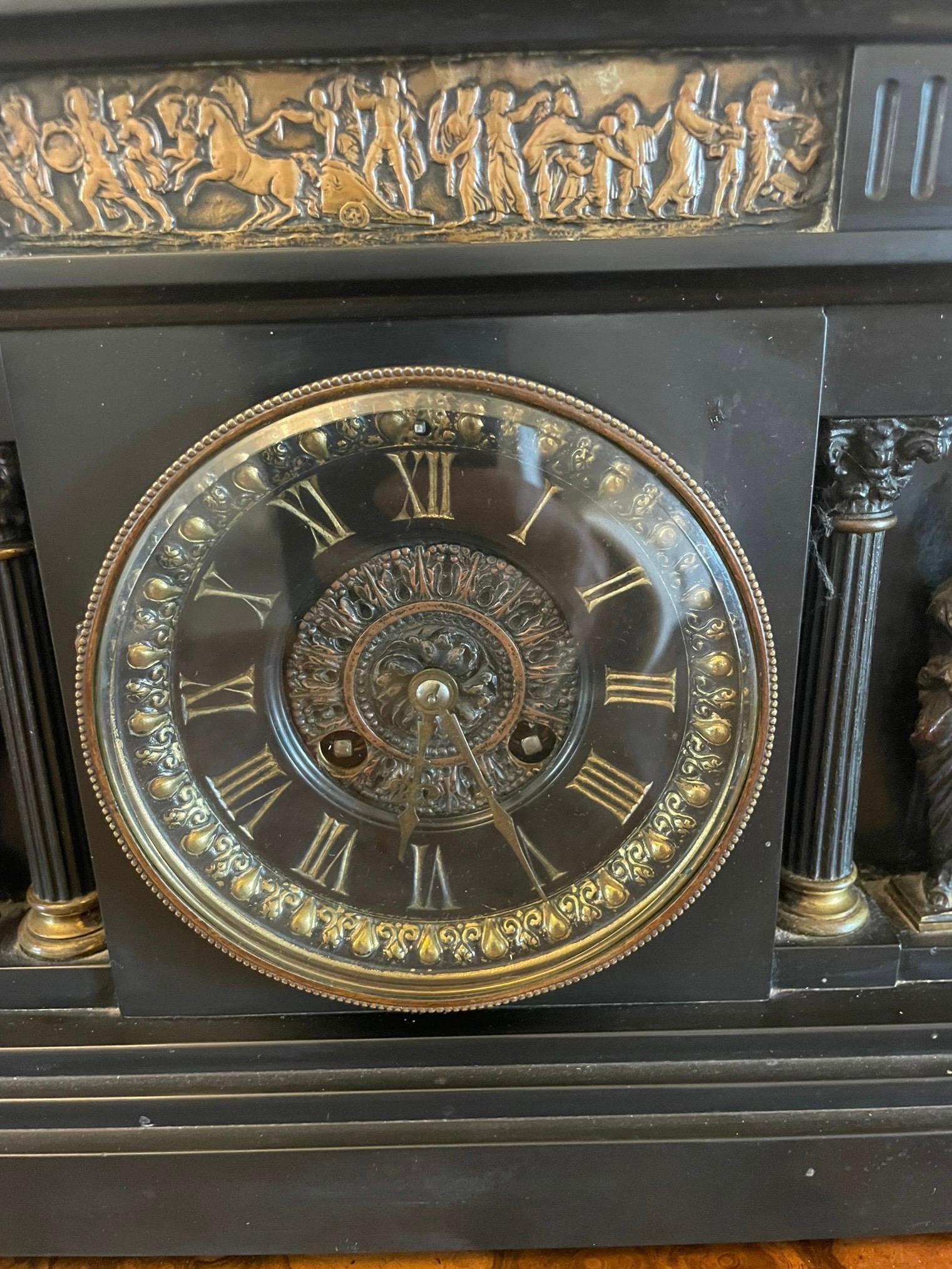 Reloj de manto de mármol victoriano antiguo de magnífica calidad Mármol en venta