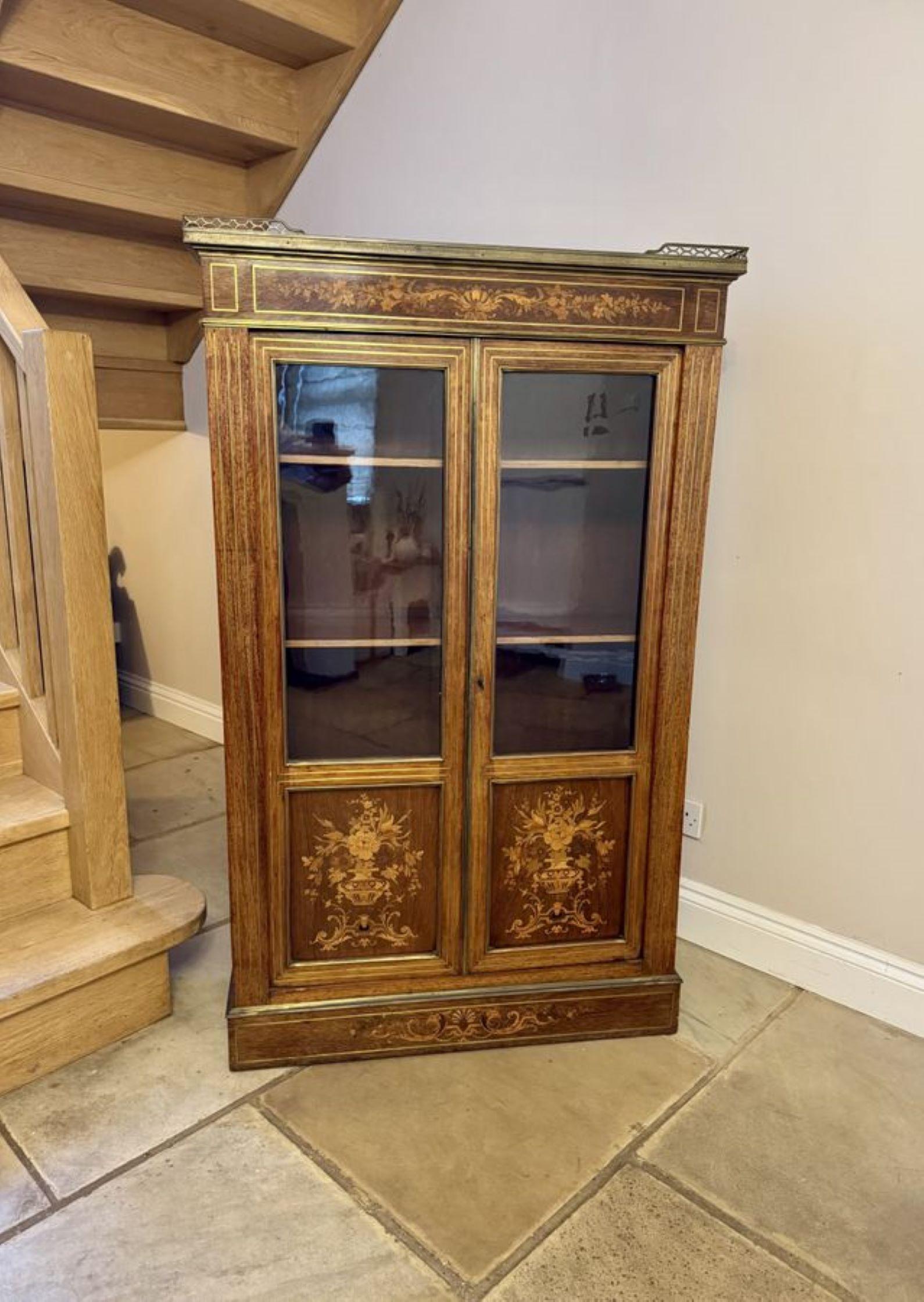 Vitrina antigua victoriana con incrustaciones de marquetería de magnífica calidad en Bueno estado para la venta en Ipswich, GB