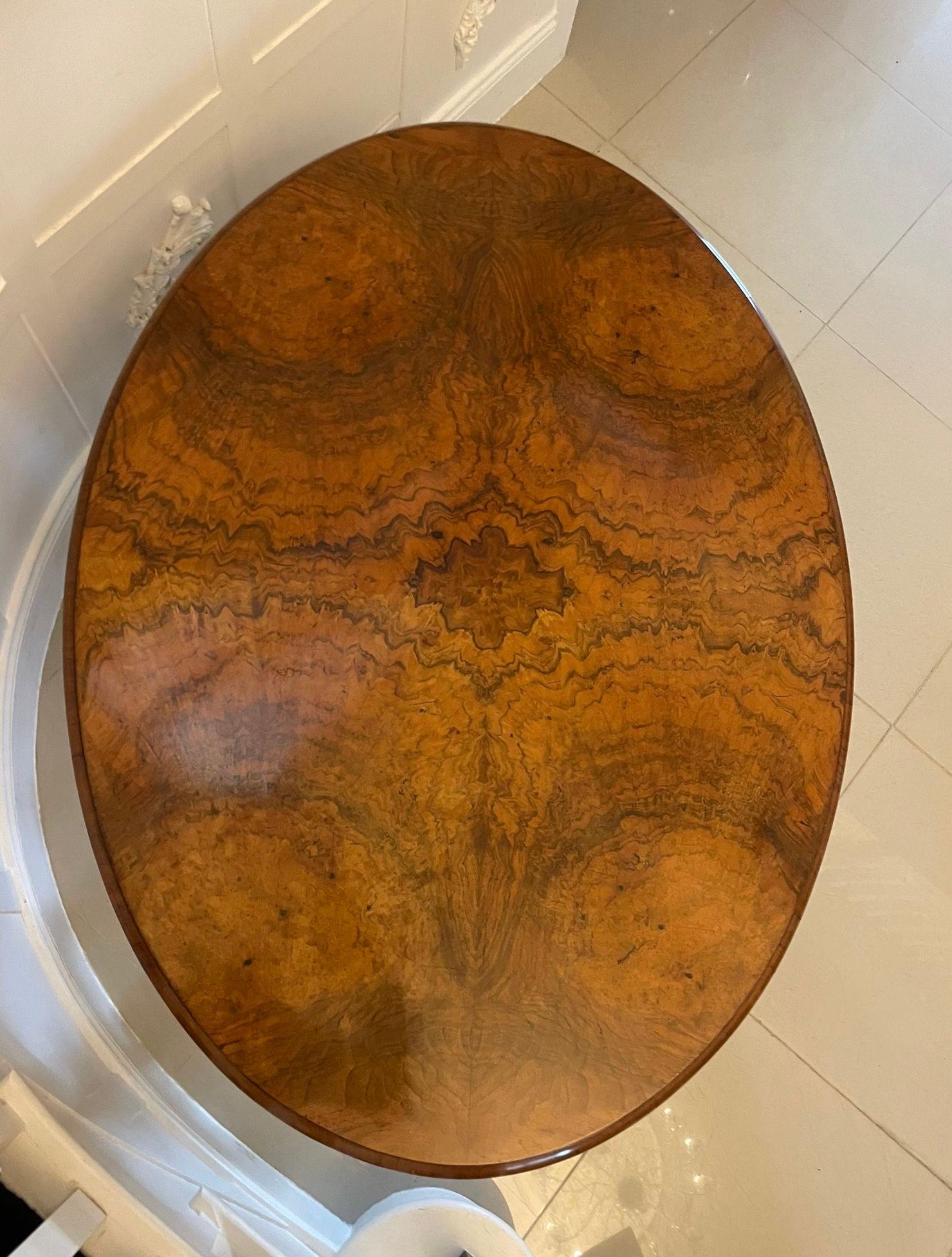 Superb Quality Antique Victorian Oval Burr Walnut Dining Table  In Good Condition For Sale In Suffolk, GB