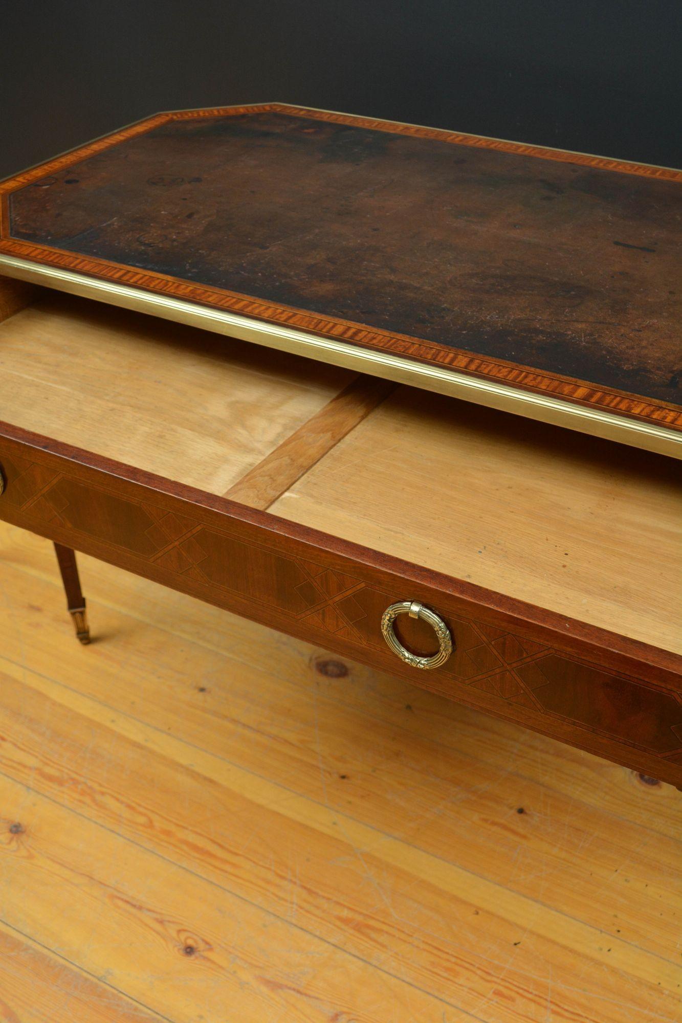 Table à écrire ancienne de grande qualité en vente 4
