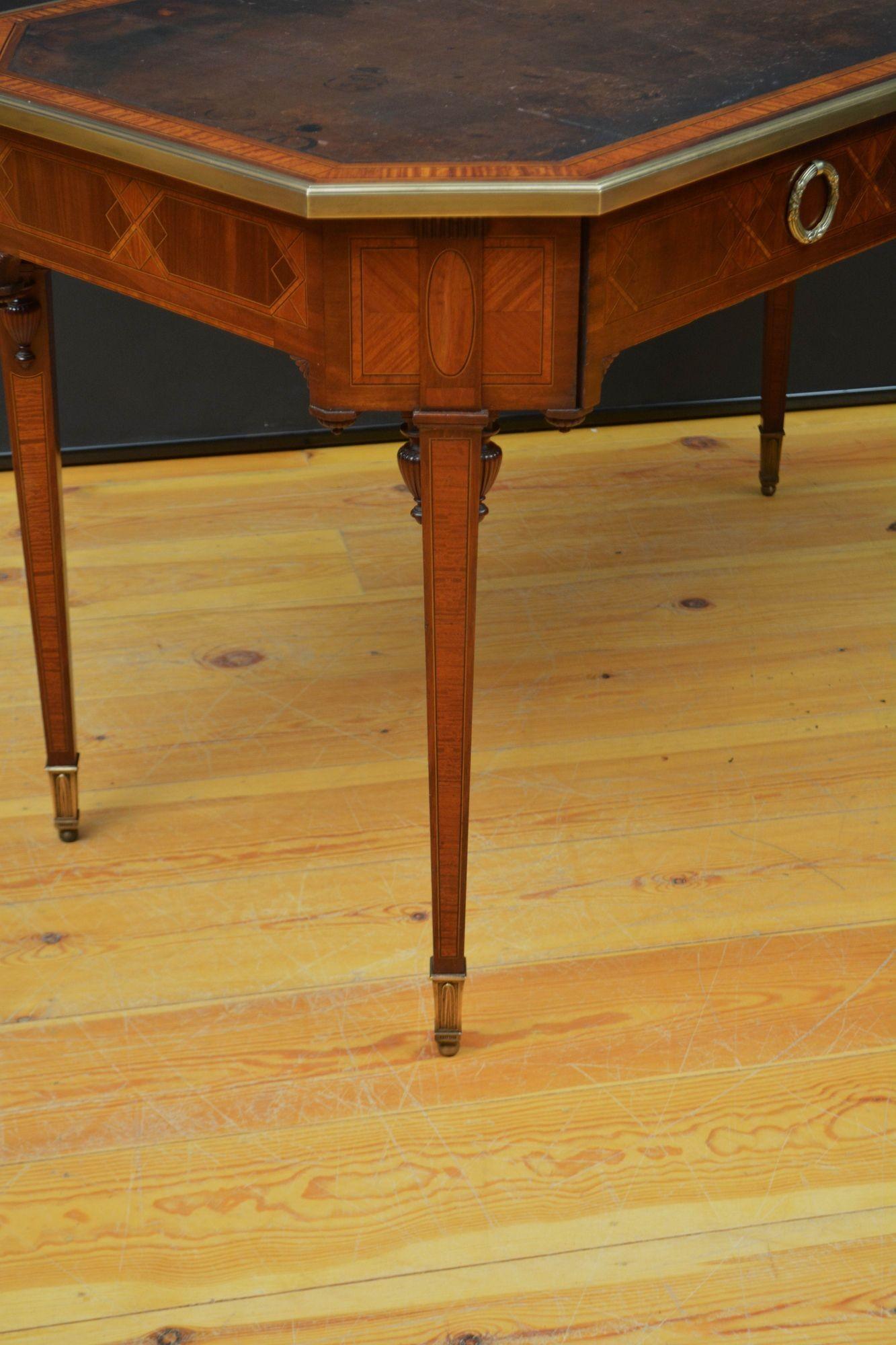 Table à écrire ancienne de grande qualité en vente 9