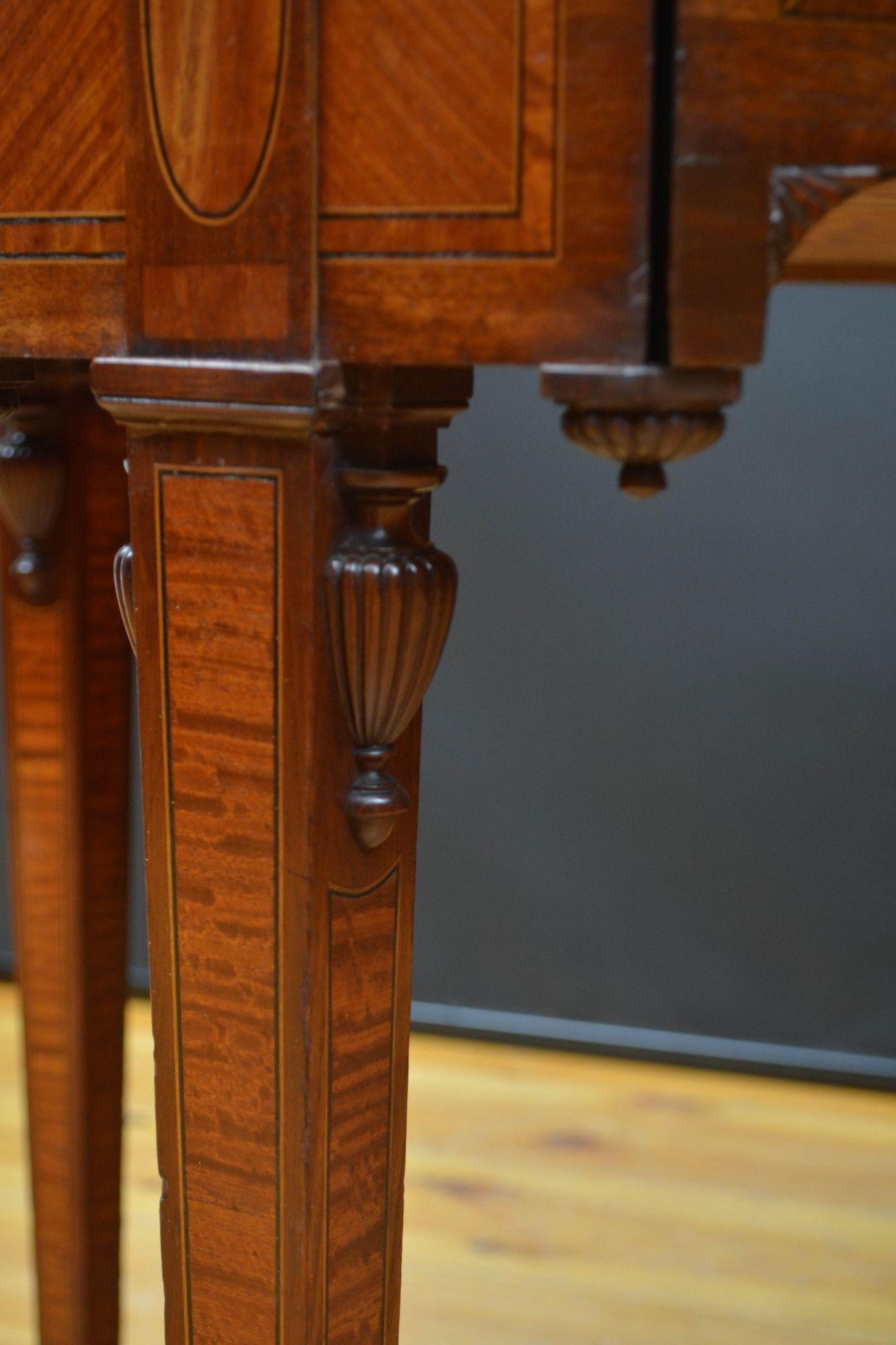 Table à écrire ancienne de grande qualité en vente 11