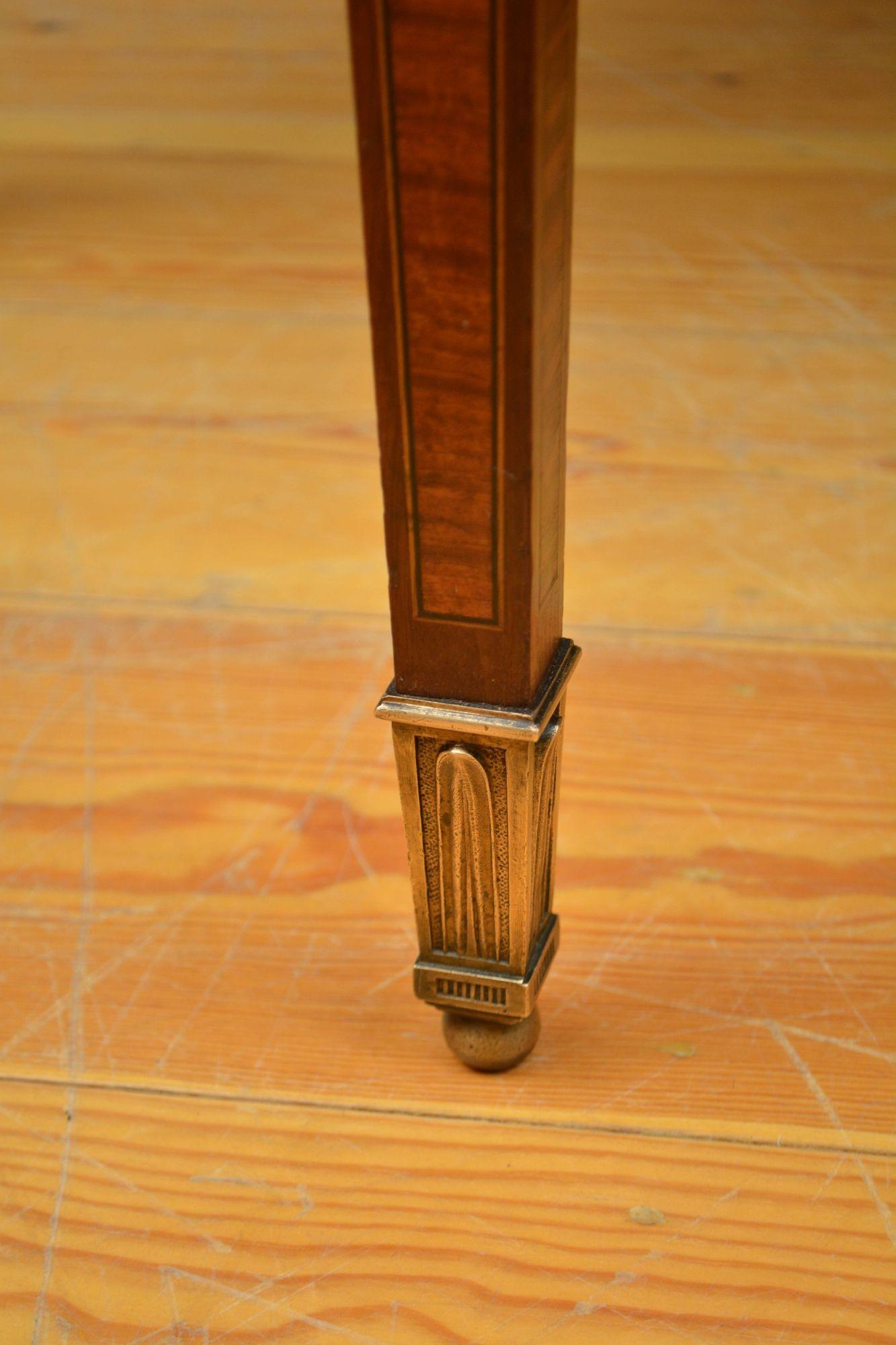 Table à écrire ancienne de grande qualité en vente 13