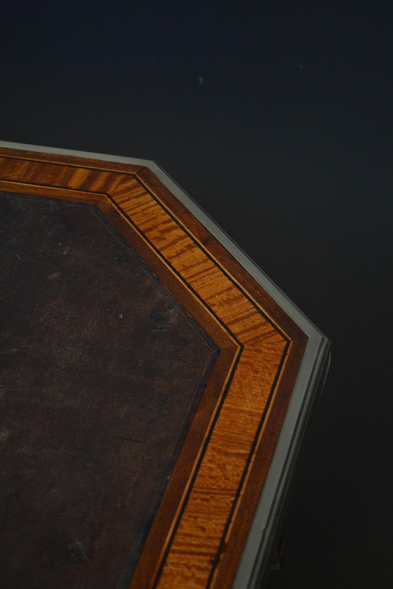 Table à écrire ancienne de grande qualité en vente 3