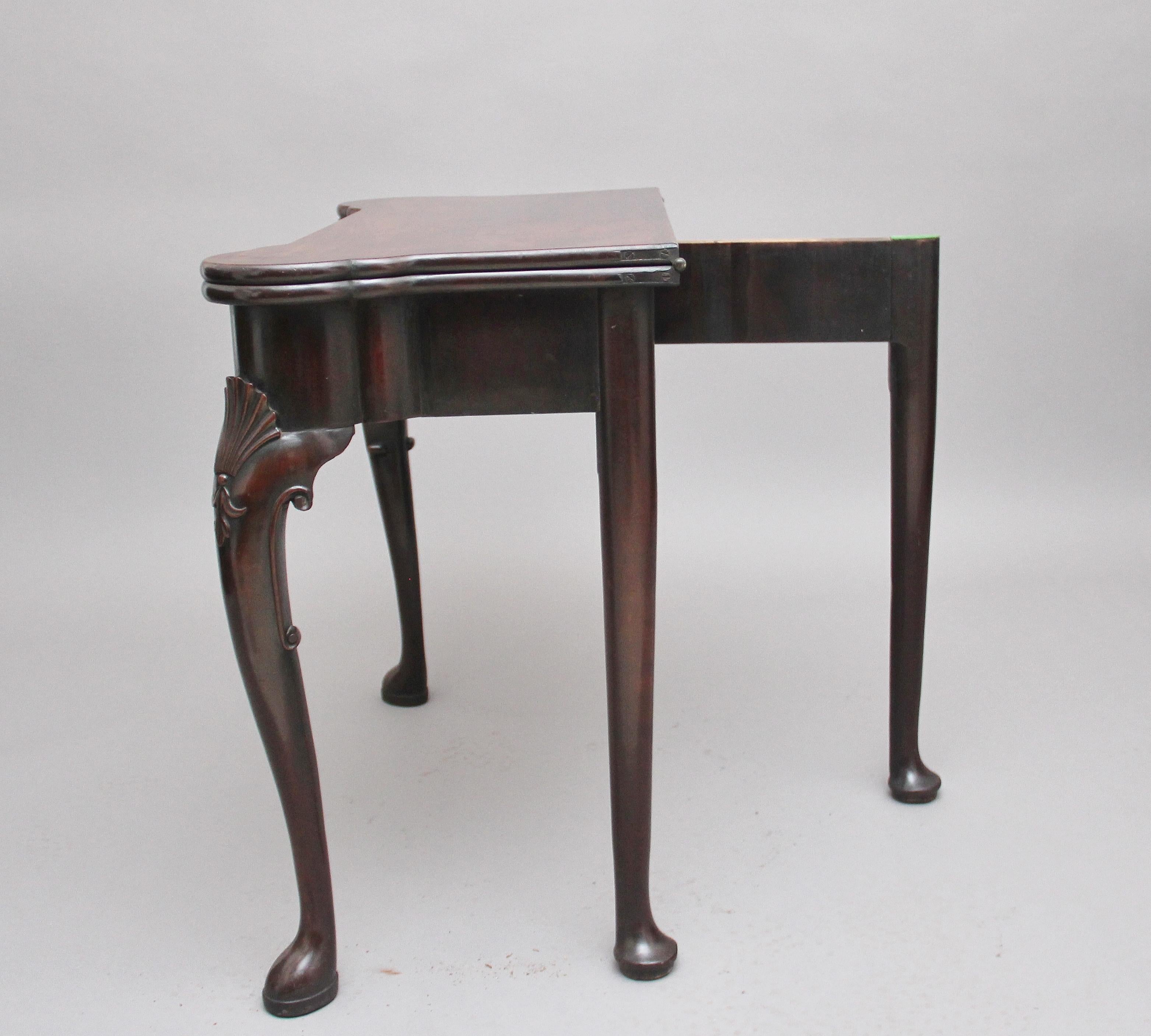 Mahagoni-Spieltisch in hervorragender Qualität aus dem frühen 18. Jahrhundert im Angebot 6