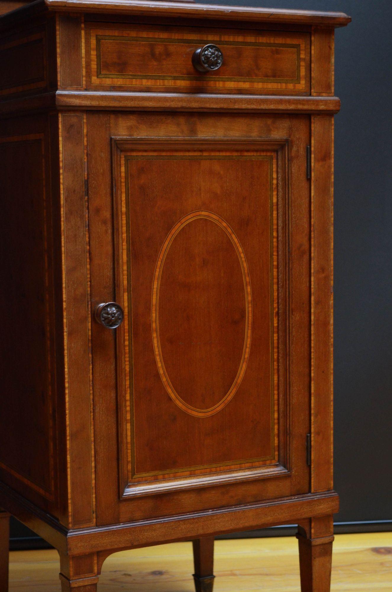 Mahogany Superb Quality Edwardian Bedside Cabinet For Sale