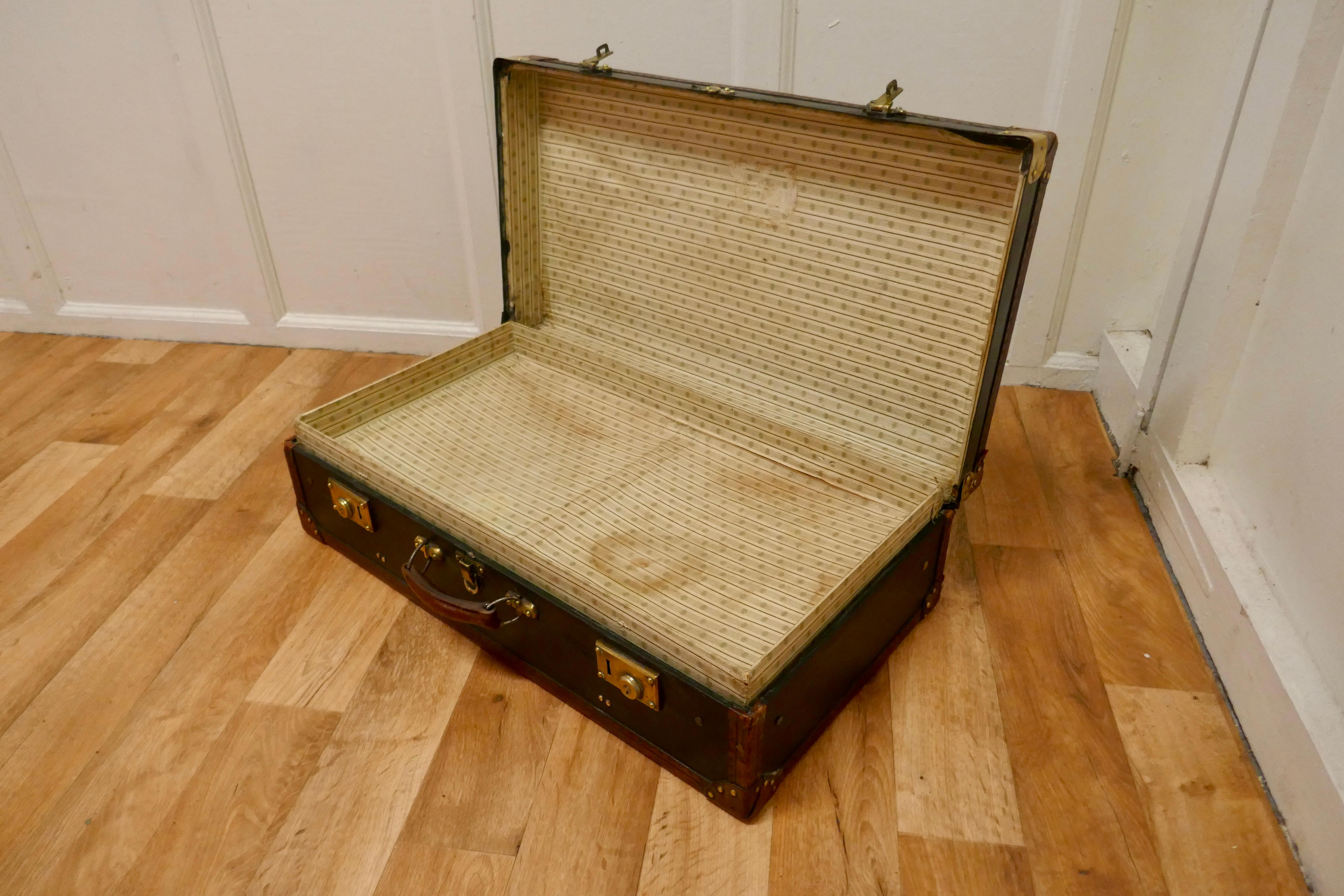 Superb Quality French Canvas and Leather Suit Case For Sale 1