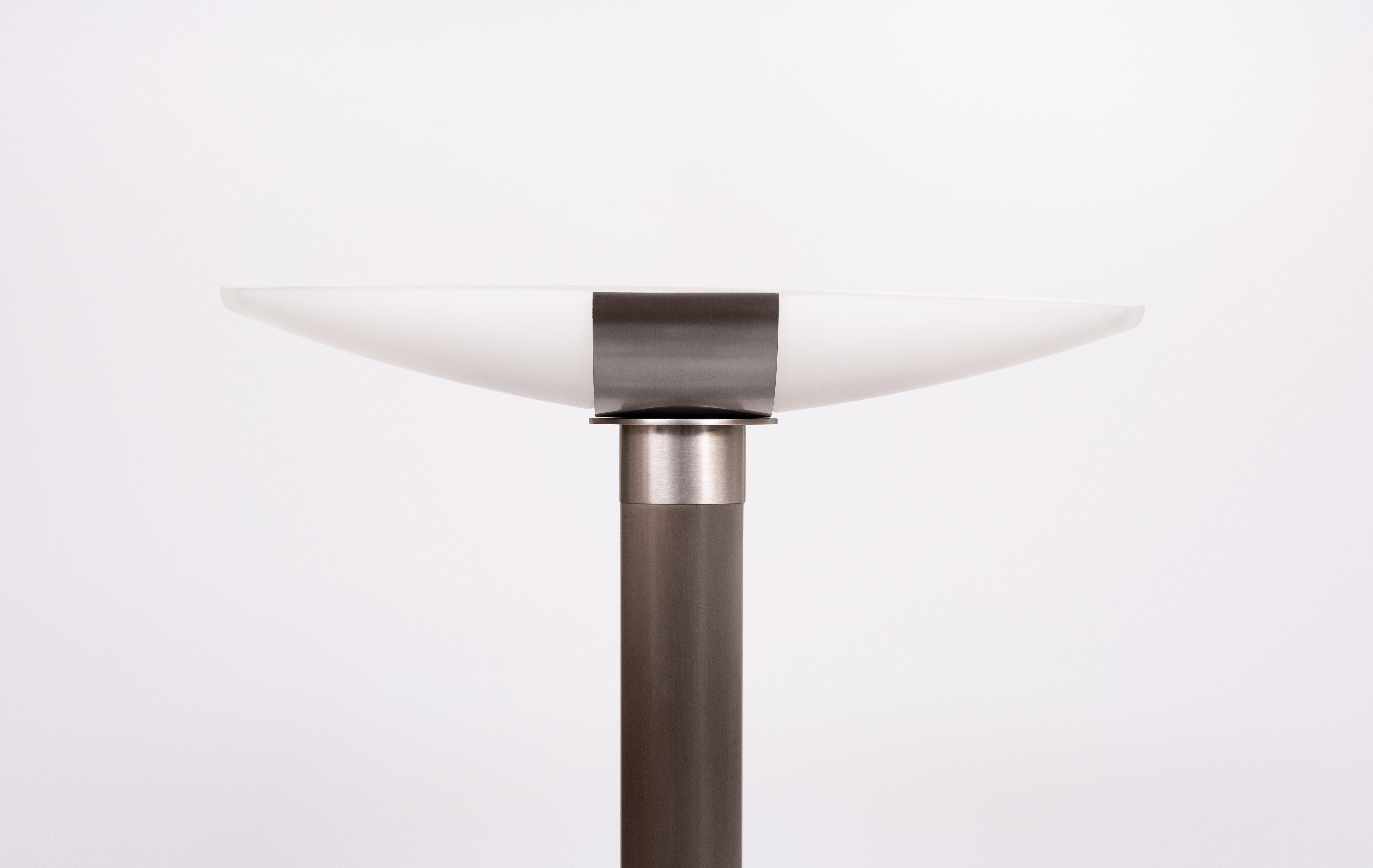 Alluminio Lampada da terra Holtkotter di qualità eccellente. Germania anni '80 in vendita