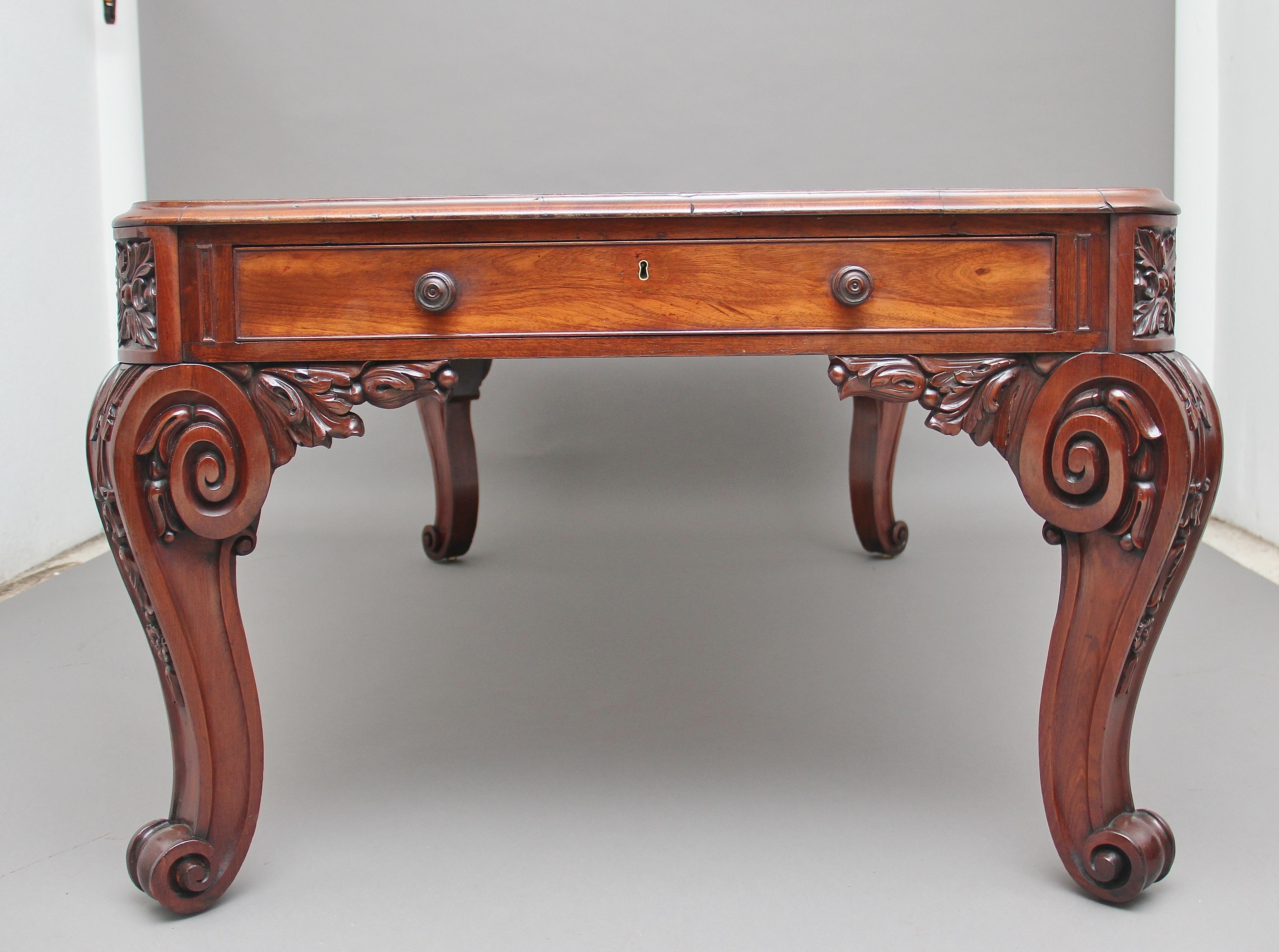 Superb Quality Large 19th Century Mahogany Desk 3