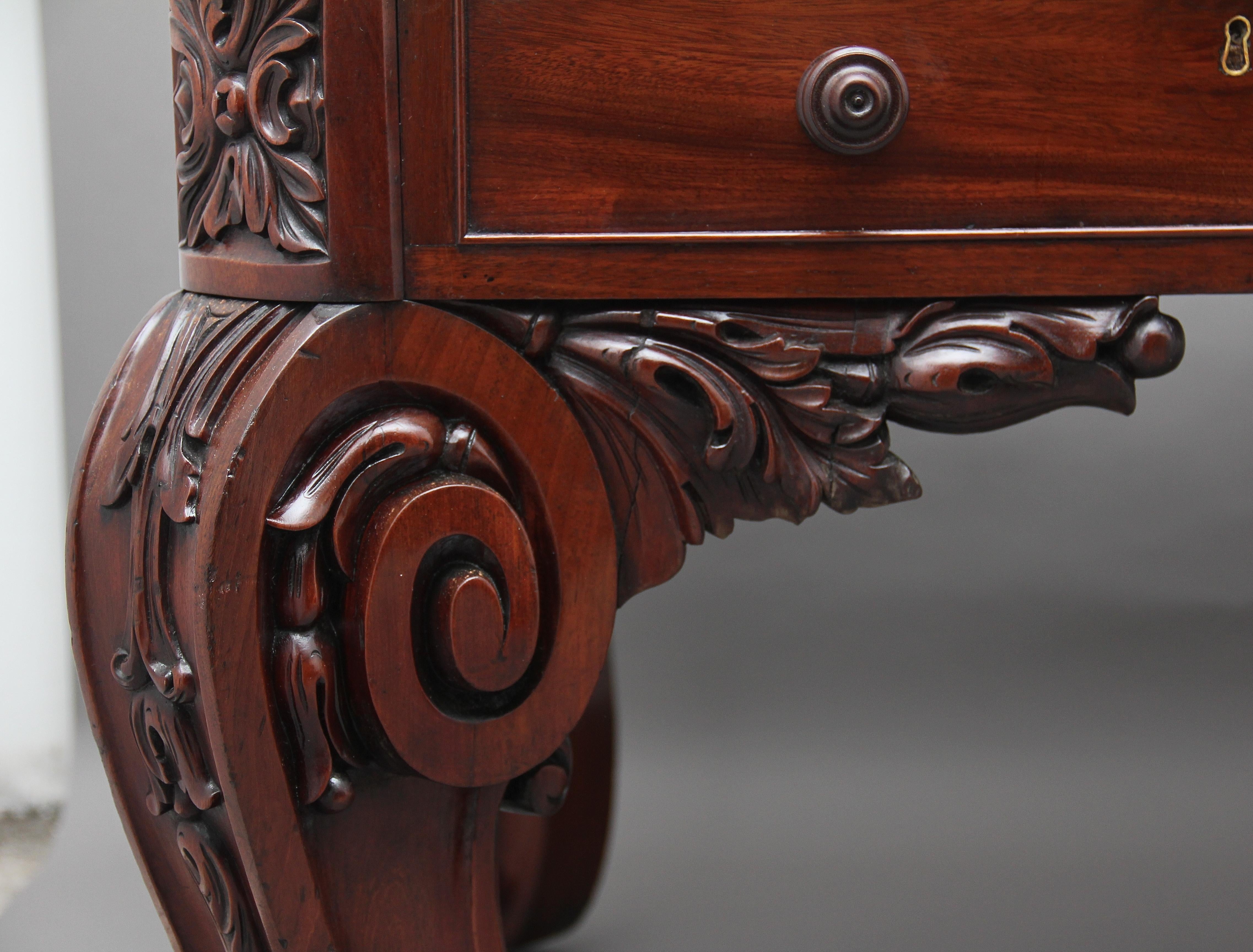 Superb Quality Large 19th Century Mahogany Desk 5