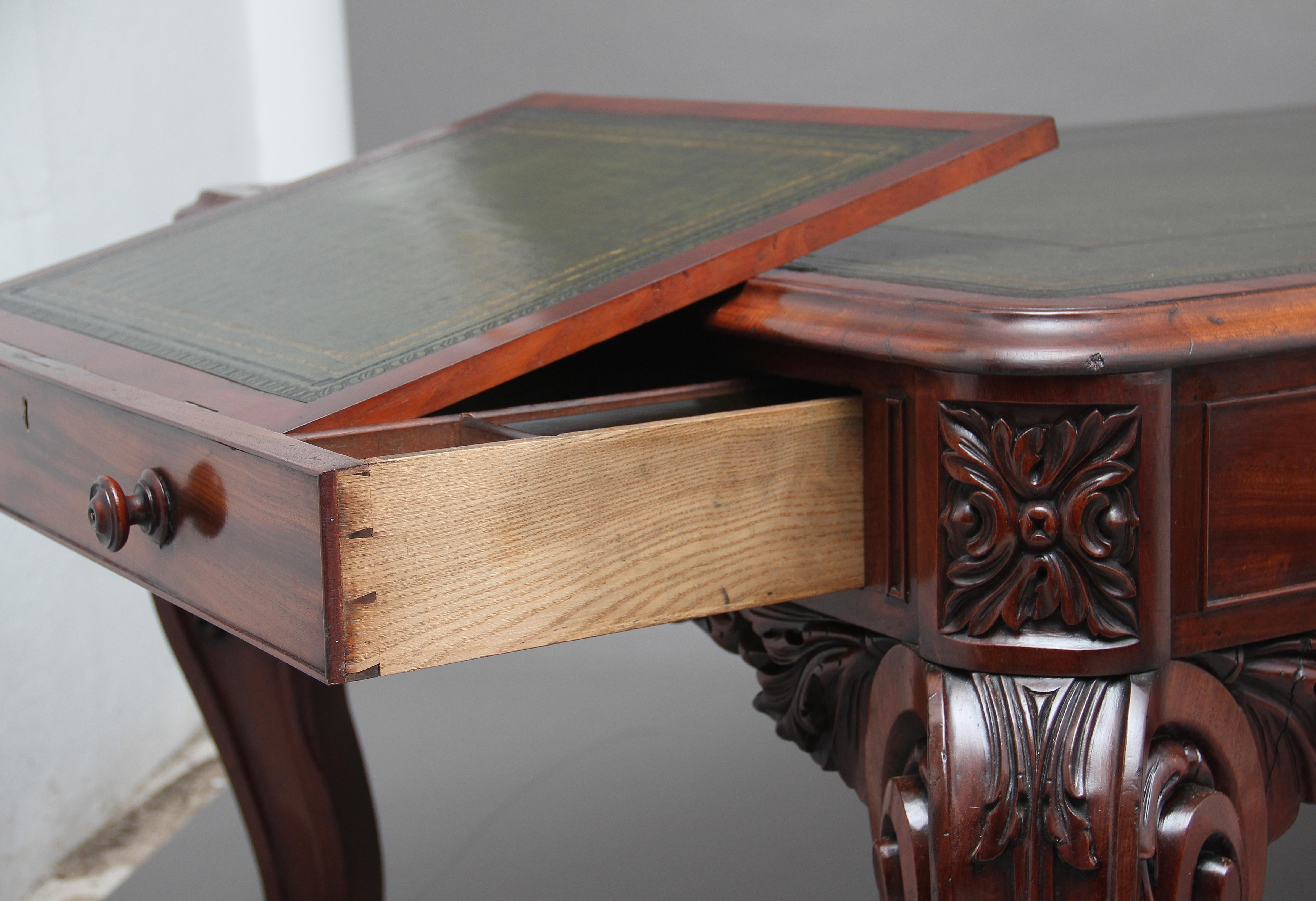 Superb Quality Large 19th Century Mahogany Desk 7