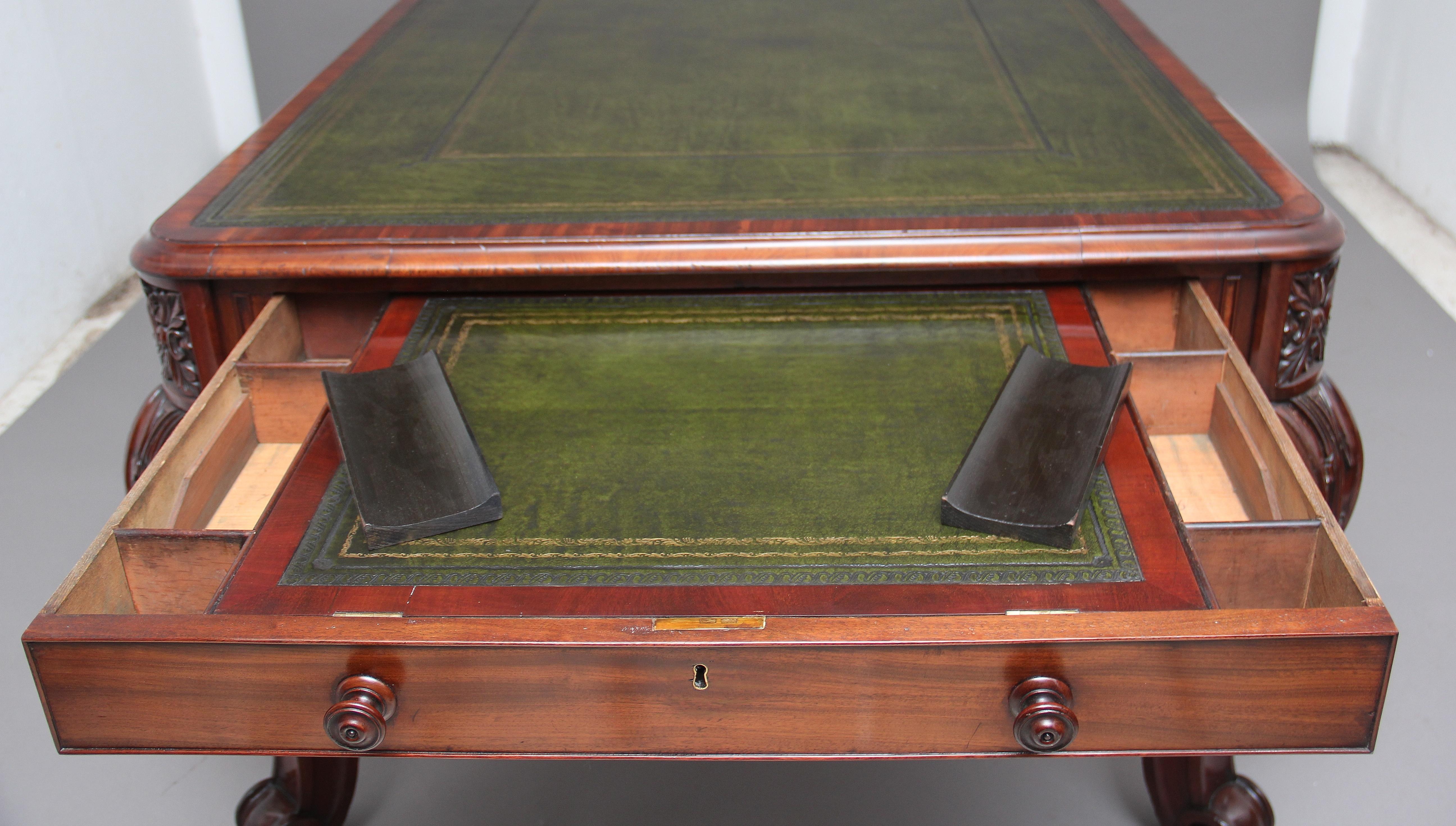 Superb Quality Large 19th Century Mahogany Desk 11
