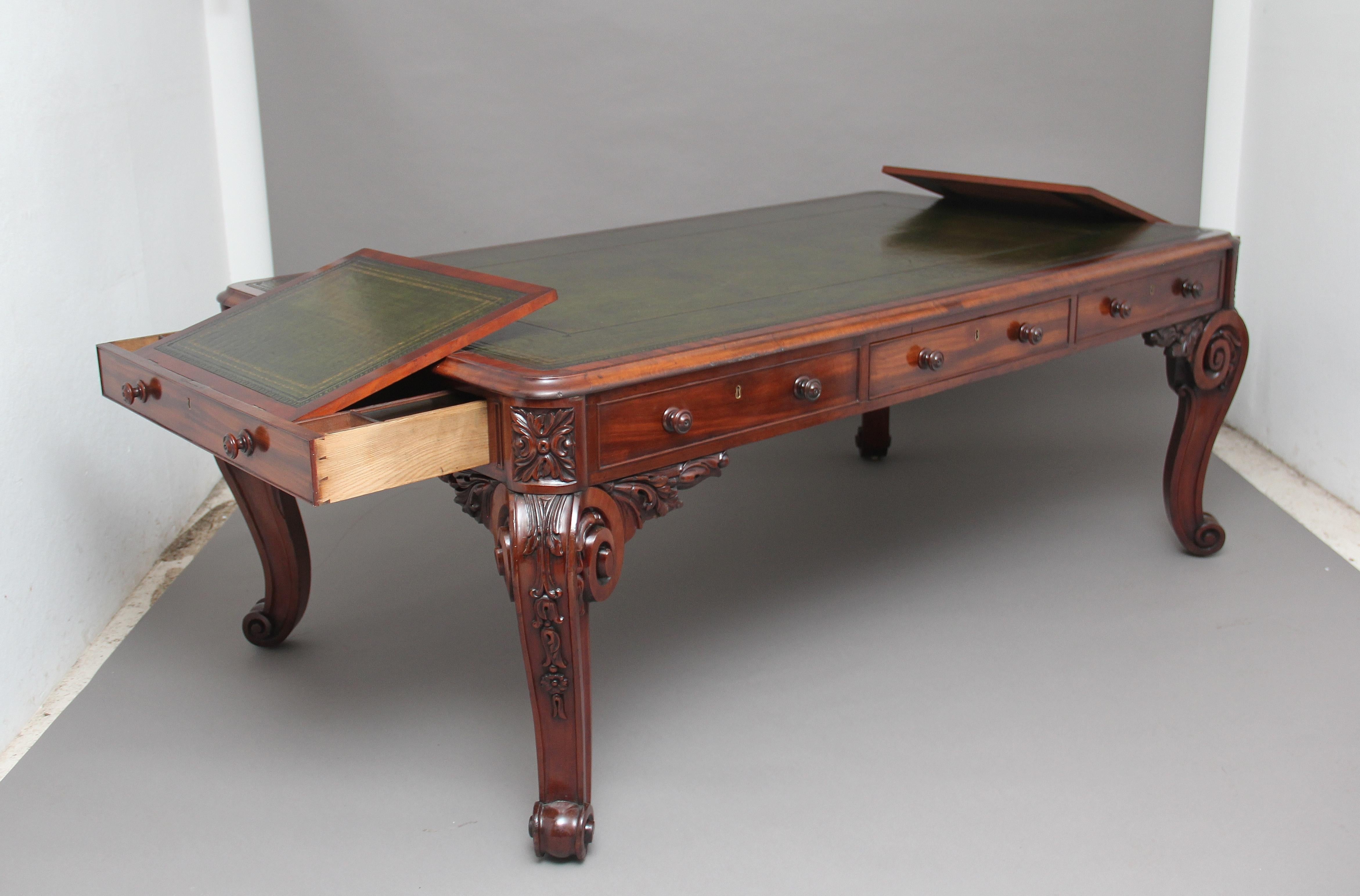 Mid-19th Century Superb Quality Large 19th Century Mahogany Desk
