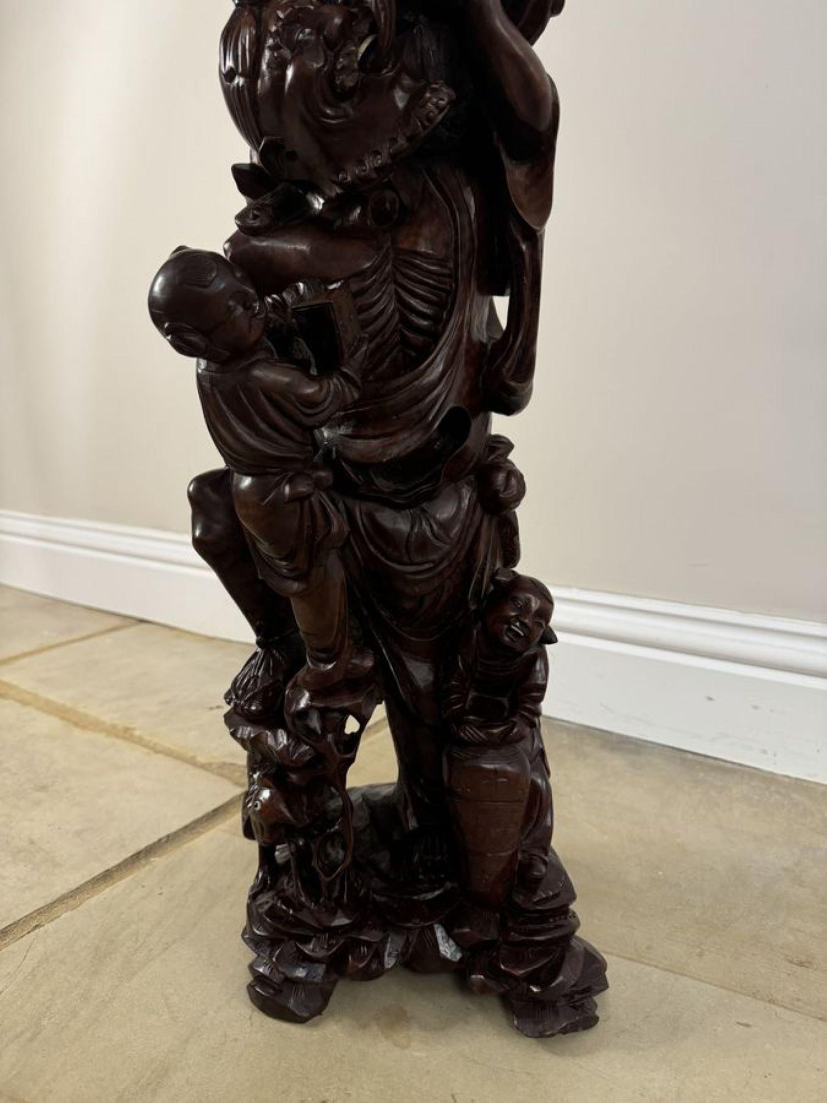 Superb quality large antique carved hardwood Chinese figure In Good Condition For Sale In Ipswich, GB