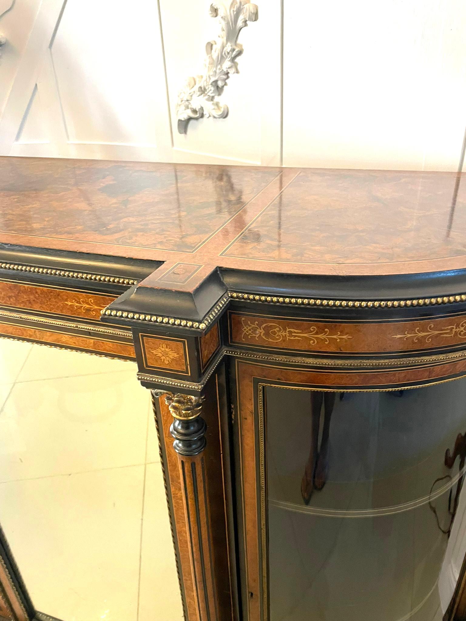 Credenza antigua victoriana de gran calidad con incrustaciones de madera de nogal y amboyna en venta 5