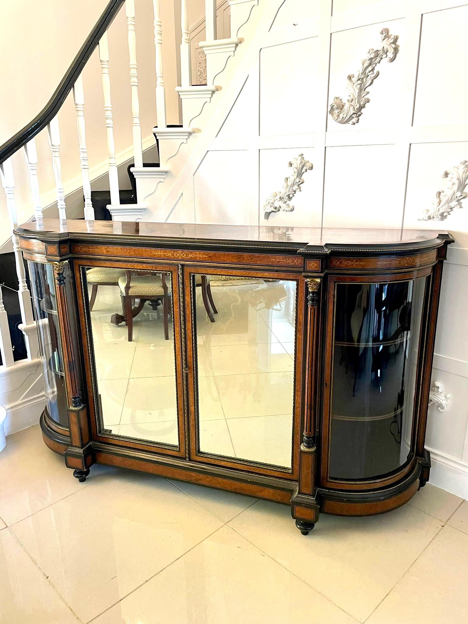 Credenza antigua victoriana de gran calidad con incrustaciones de madera de nogal y amboyna en venta 7