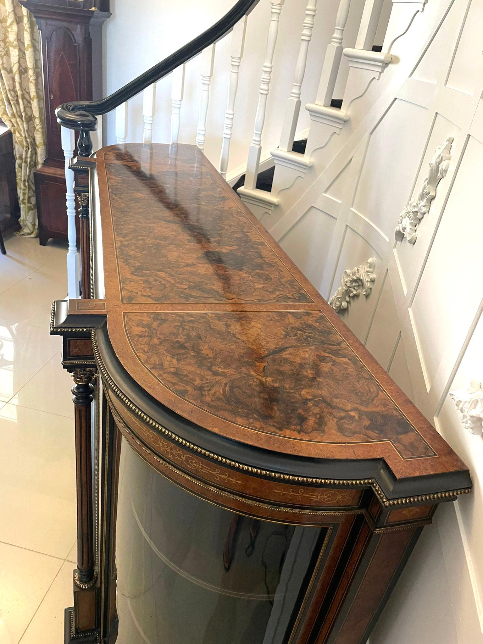 Credenza antigua victoriana de gran calidad con incrustaciones de madera de nogal y amboyna en venta 1