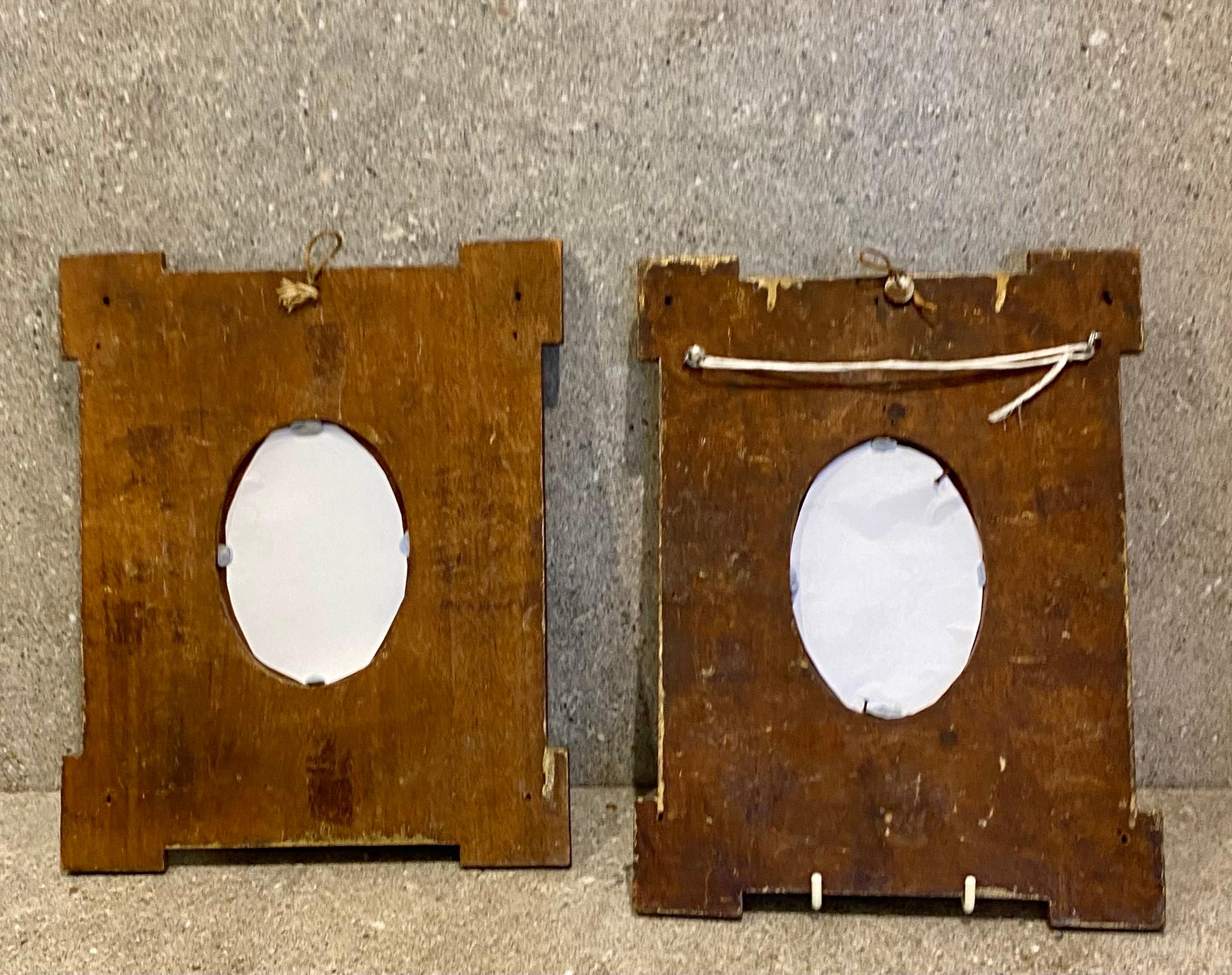Magnífico Par de Marcos de Fotos Antiguos de Madera Dorada Tallada a Mano en Alto Relieve del Siglo XIX en venta 10