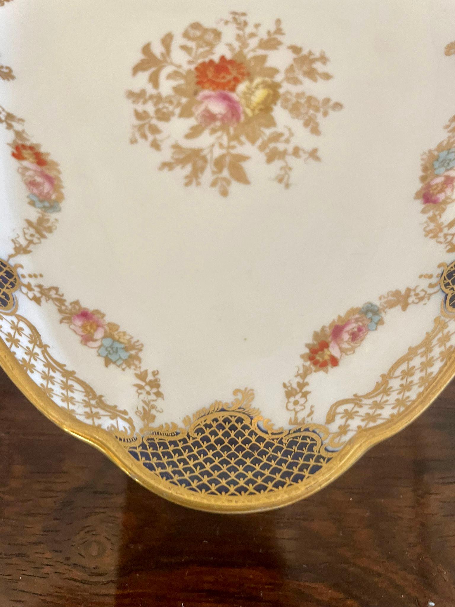 Superb Quality Pair of Antique Edwardian Hand Painted Wedgwood Shaped Dishes For Sale 4