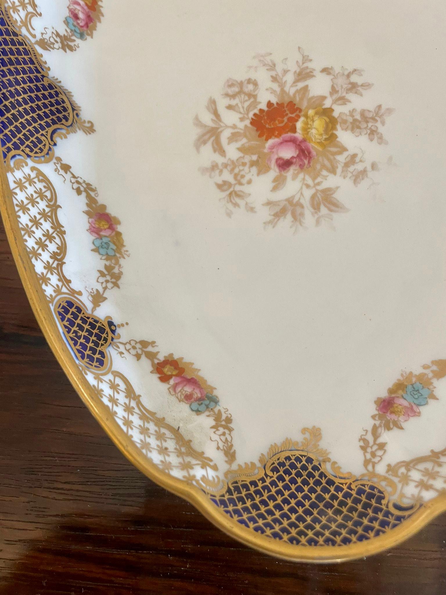 20th Century Superb Quality Pair of Antique Edwardian Hand Painted Wedgwood Shaped Dishes For Sale