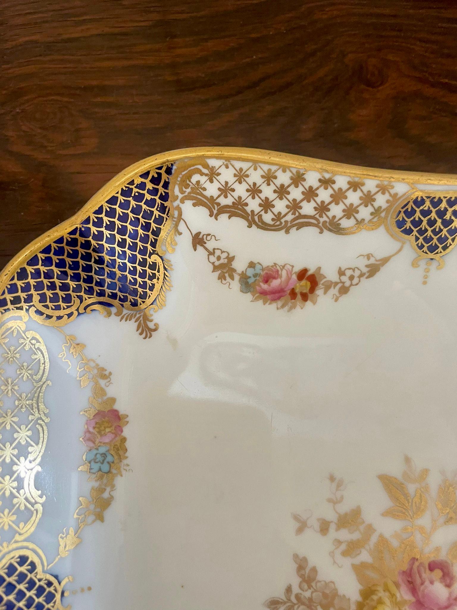 Superb Quality Pair of Antique Edwardian Hand Painted Wedgwood Shaped Dishes  For Sale 2