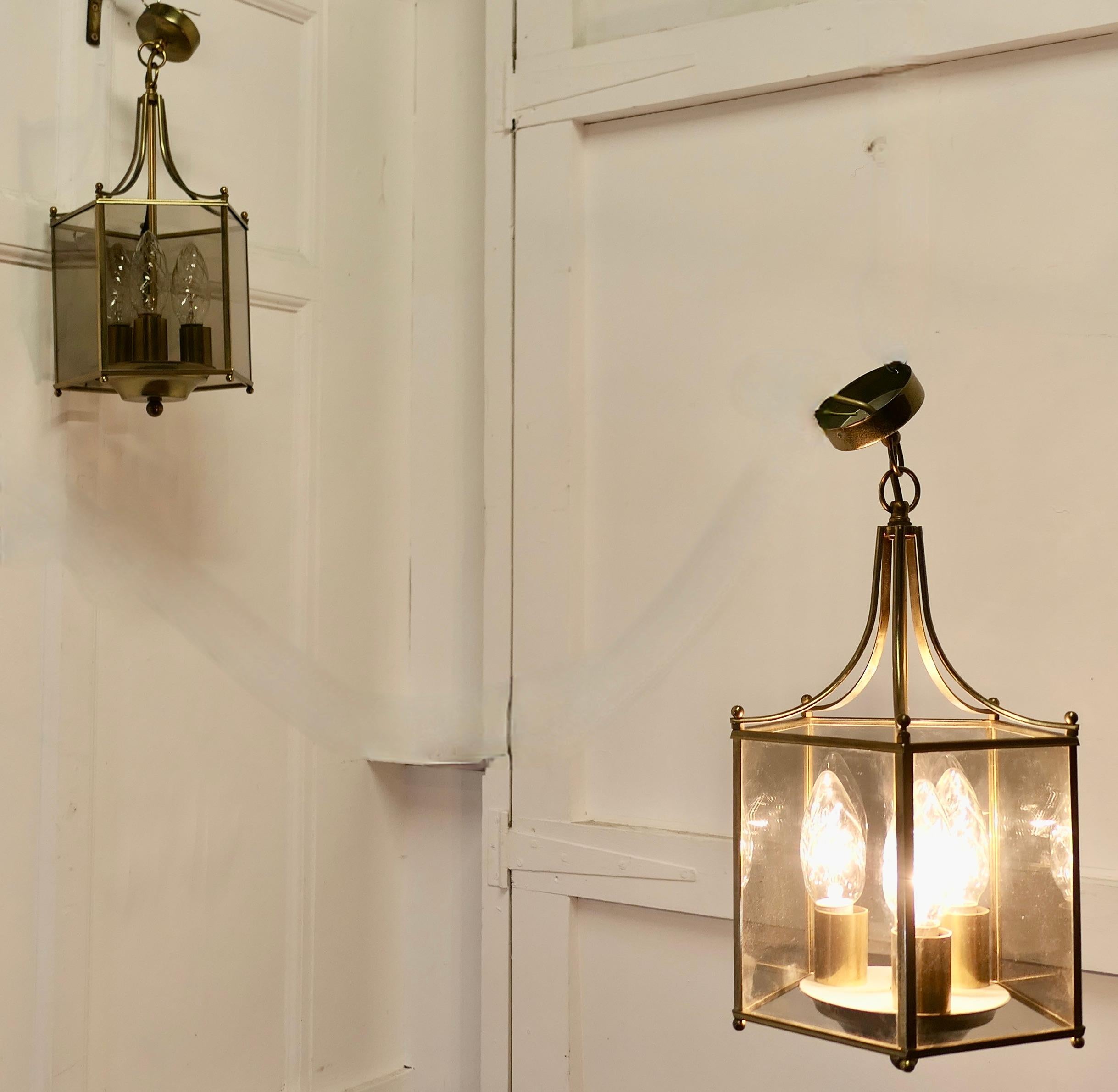 Superb Quality Pair of Art Deco Style Brass and Glass Lanterns      In Good Condition For Sale In Chillerton, Isle of Wight