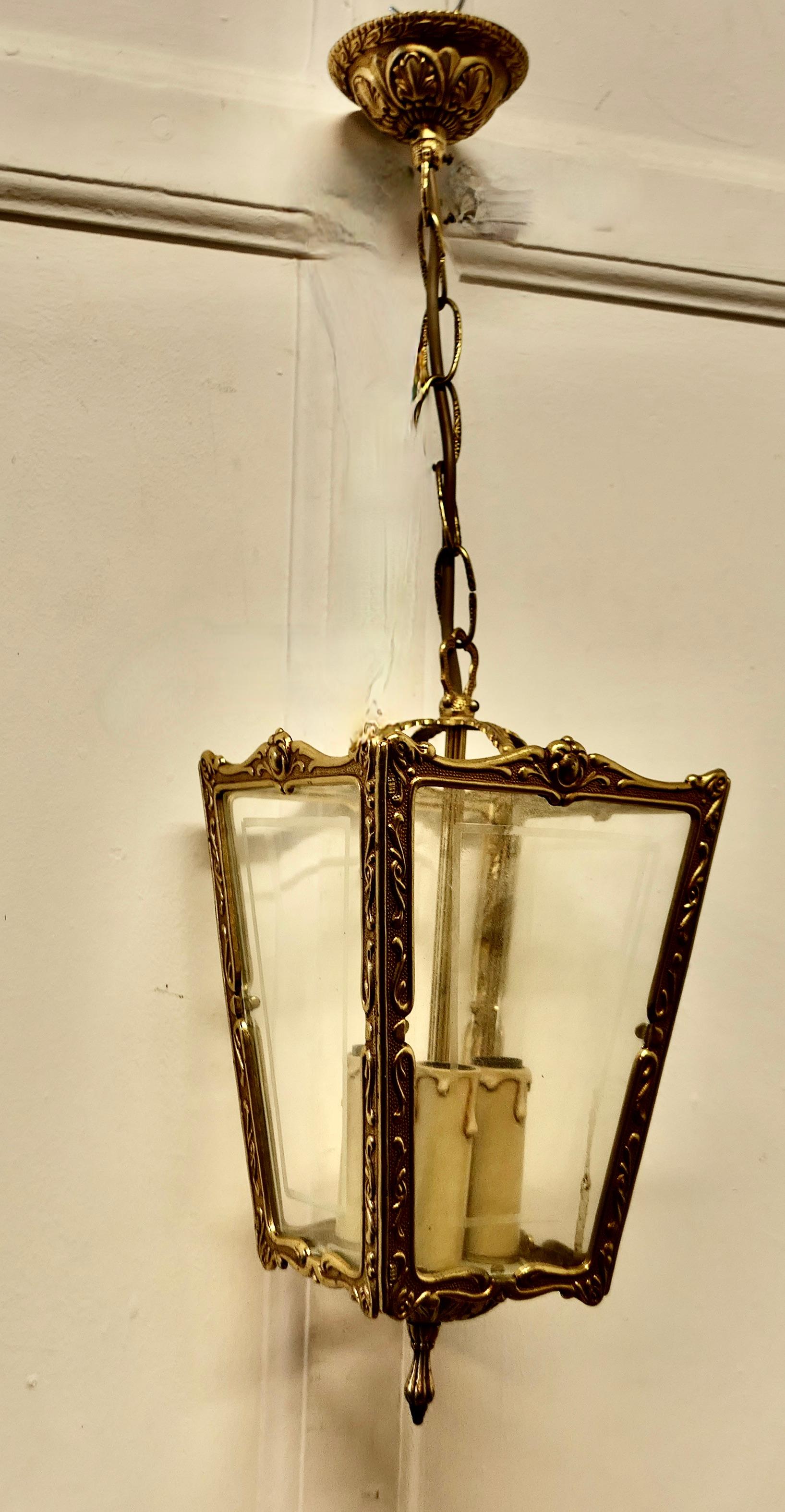 Superb Quality Pair of French Brass and Etched Glass Lanterns    In Good Condition For Sale In Chillerton, Isle of Wight