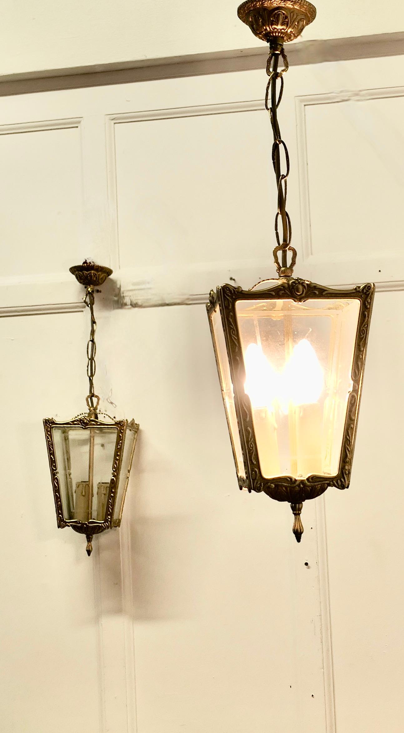 Early 20th Century Superb Quality Pair of French Brass and Etched Glass Lanterns    For Sale