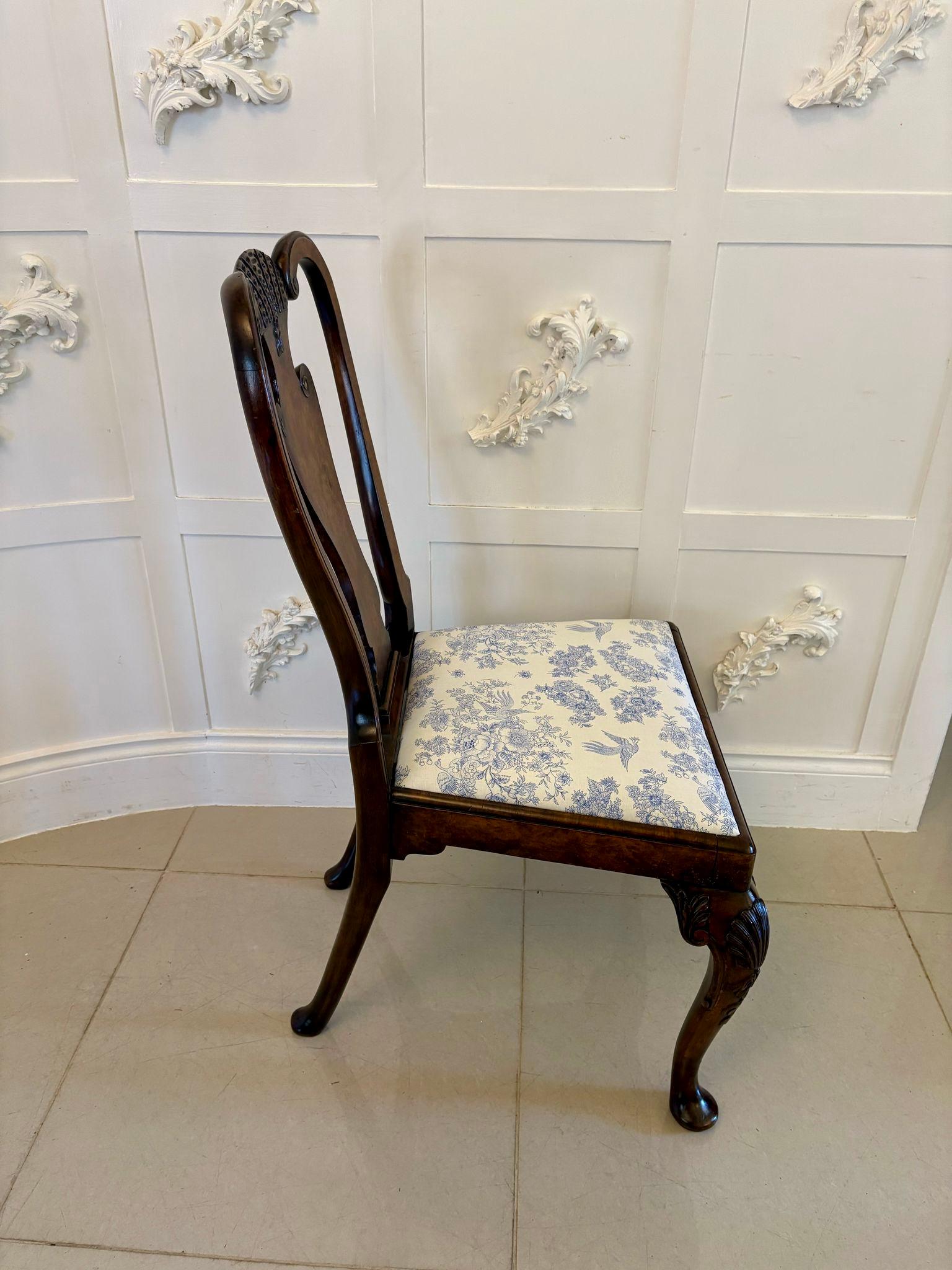Juego de 6 Sillas de Comedor Antiguas Victorianas de Nogal Tallado de Excelente Calidad siglo XIX en venta